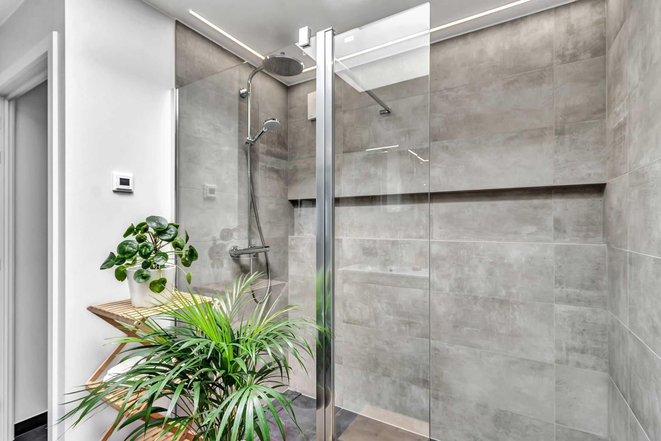 Instapklare woning met garage en tuin foto 10