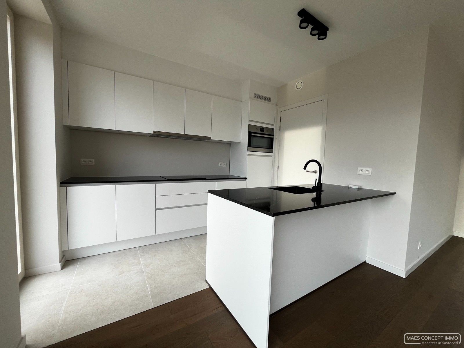 Prachtige penthouse te huur met 2 slaapkamers, terras voor- en achteraan in Vichte foto 4