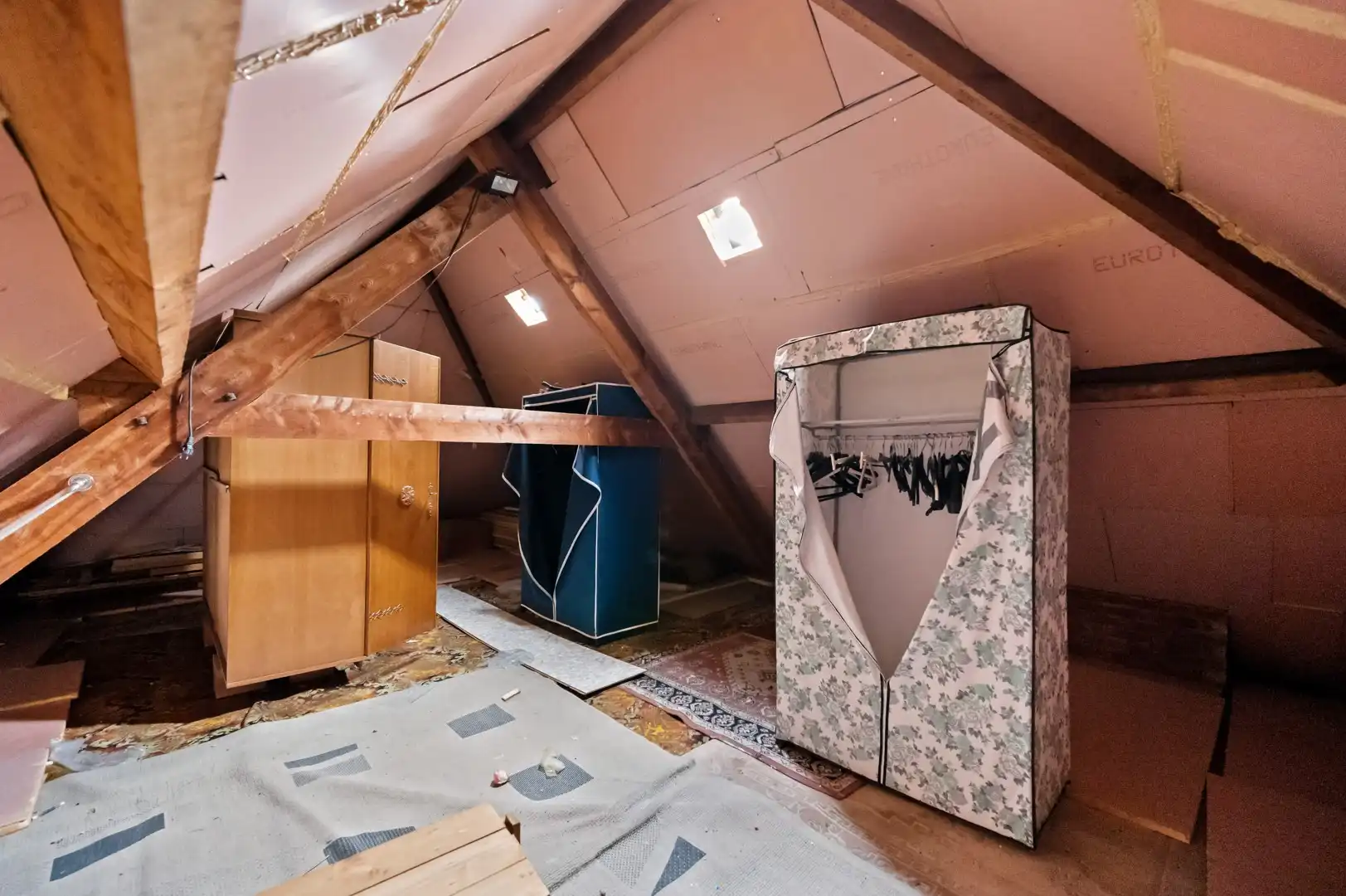 Renovatiewoning met grote tuin gelegen n een doodlopende straat over een bos foto 14