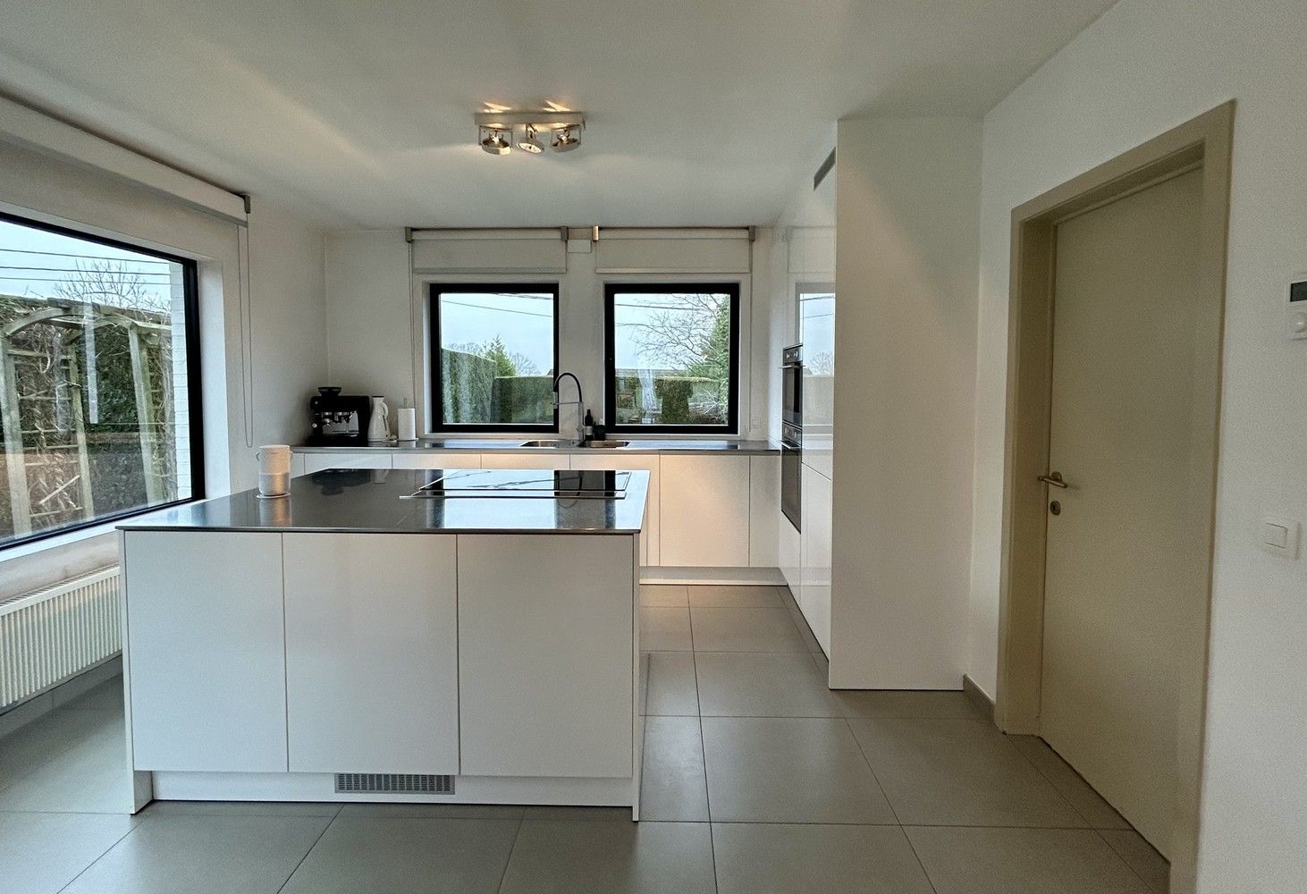 Comfortabel wonen in het groen: ruime alleenstaande woning op uitzonderlijk perceel foto 11