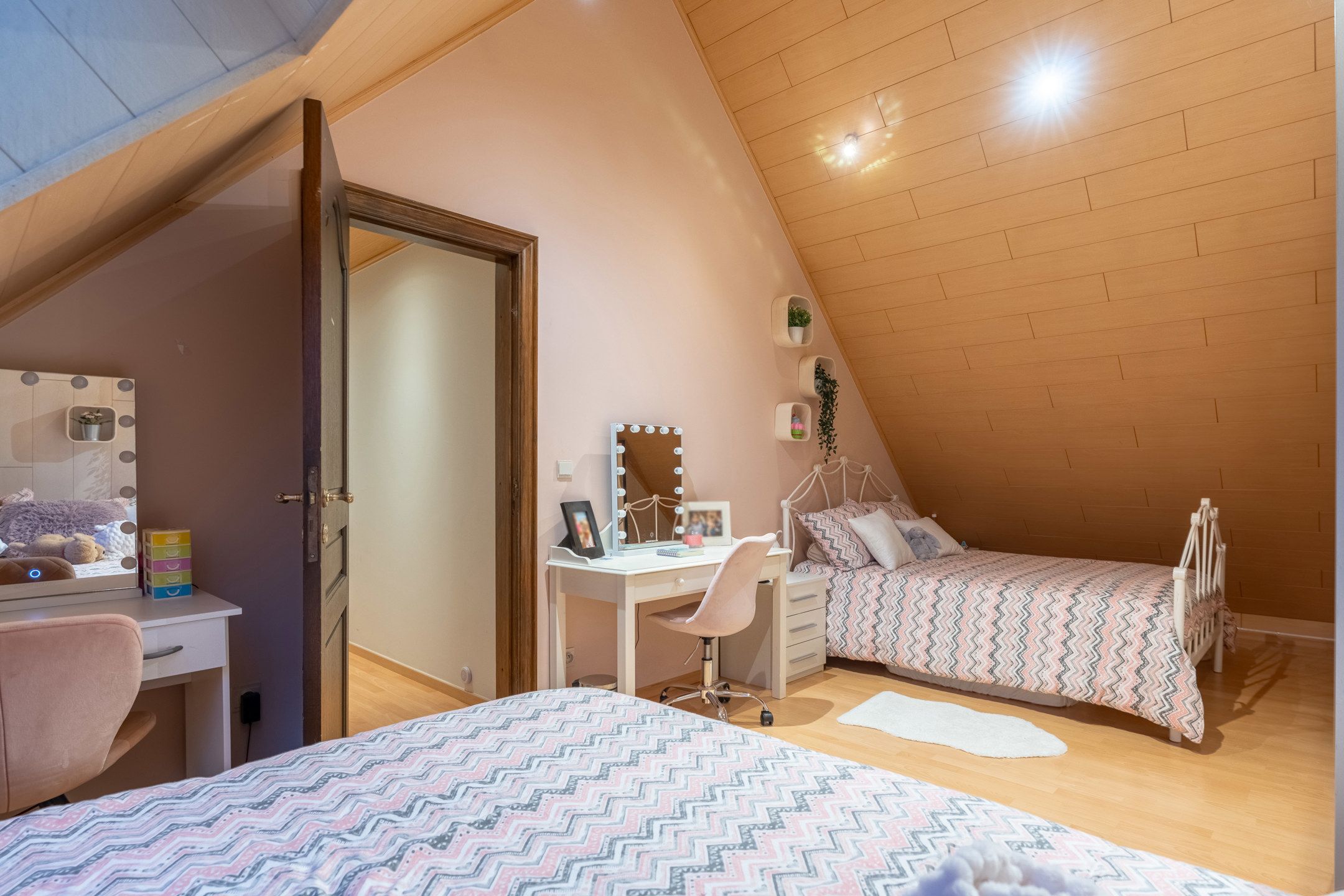 Instapklare gezinswoning met 5 slpks en 2 bdks te Vosselaar. foto 40