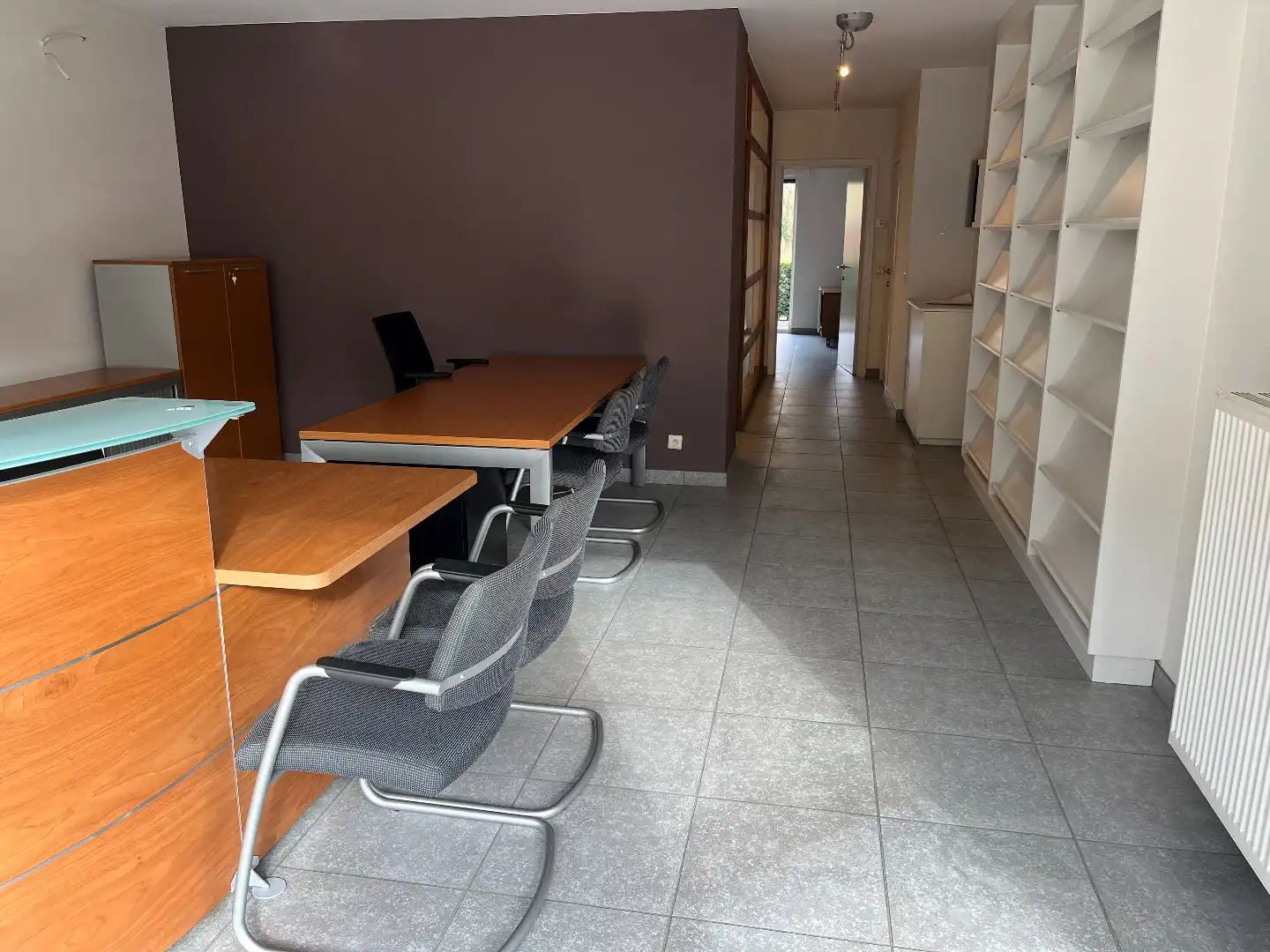 Instapklare handelsruimte in het centrum van Sijsele foto 2