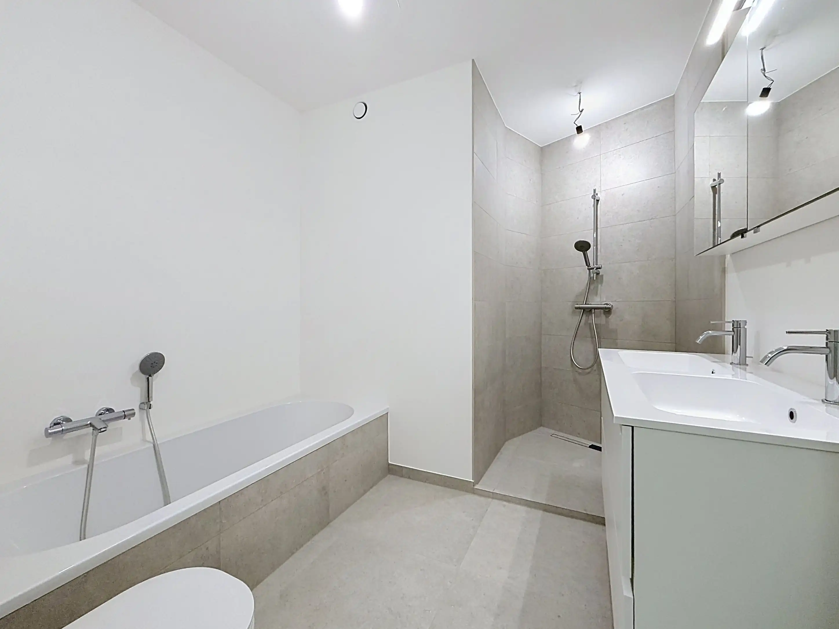 Nieuwbouwappartement te koop in Marke met 2 slaapkamers, zeer ruim terras van 50m² en een ruime woonoppervlakte foto 16