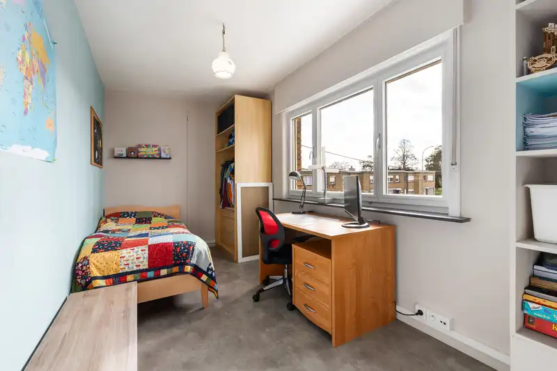 Roeselare, Robuuste hoekwoning is toffe wijk &nbsp;met 4 slpks, zonnige tuin en overdekt terras op 267 m² foto 10