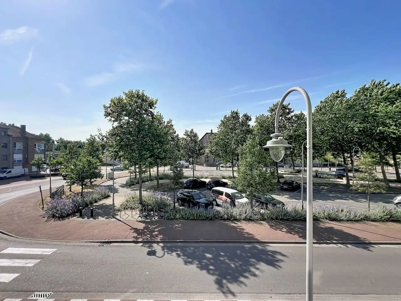 Zuidgericht appartement tegenover het station van Heist. foto 9