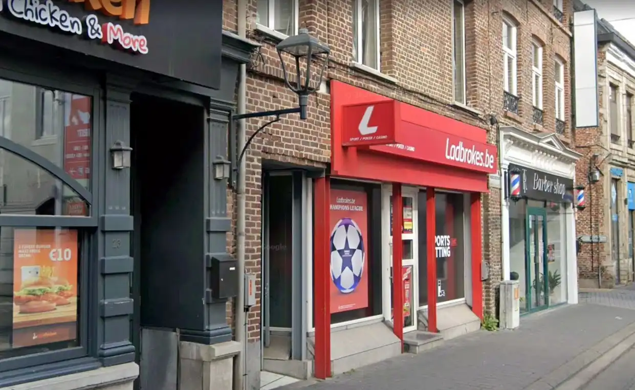TOP GELEGEN HANDELSPAND TOV DELHAIZE foto 6