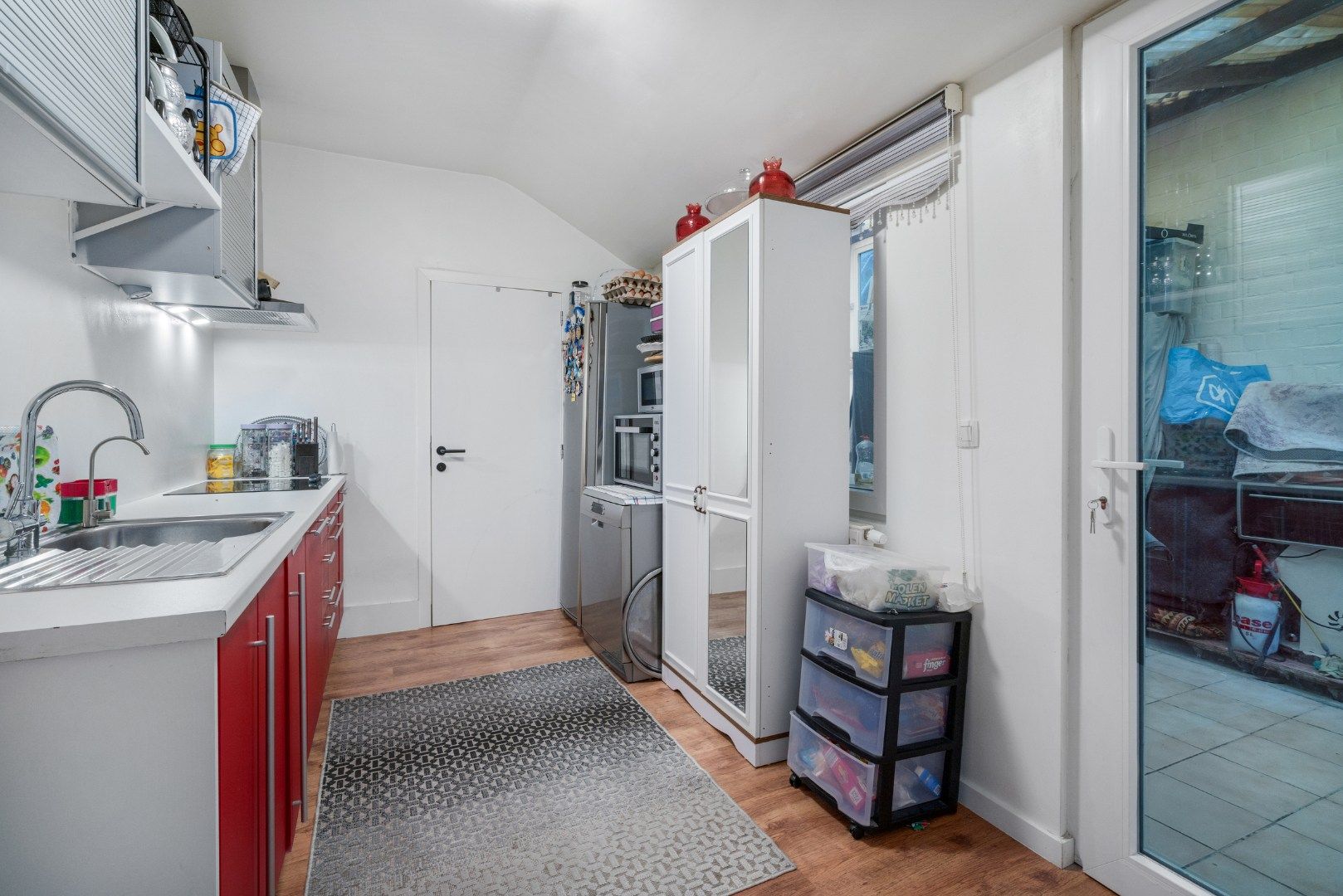 Instapklare stadswoning met ruime tuin foto 6