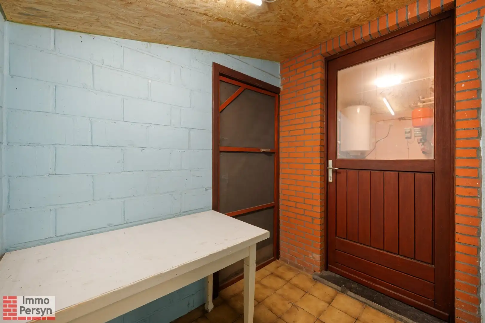 Vrijstaande bungalow met bijgebouw op een riant perceel foto 34