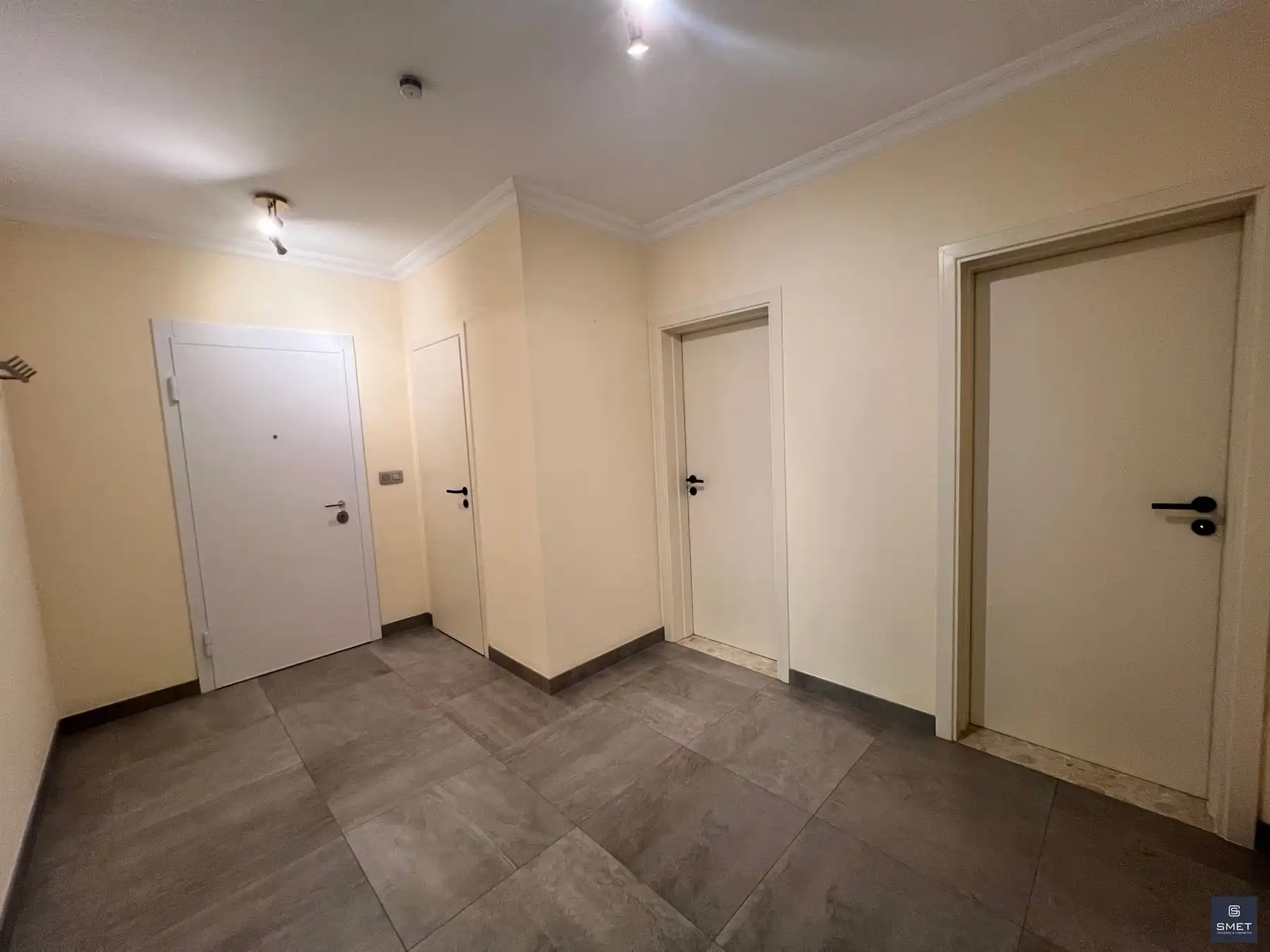 LICHTRIJK GERENOVEERD APPARTEMENT OP TOPLOCATIE foto 4