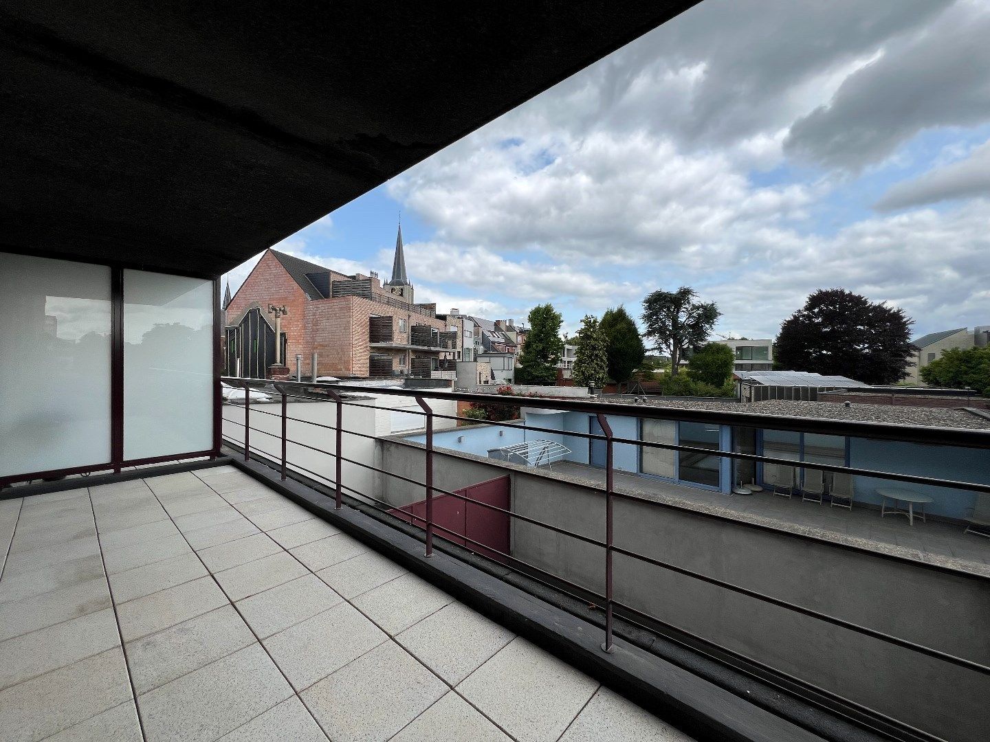 Ruim appt. met 2 slpks en bew. opp. van 100 m2 in centrum van Wommelgem! foto 17