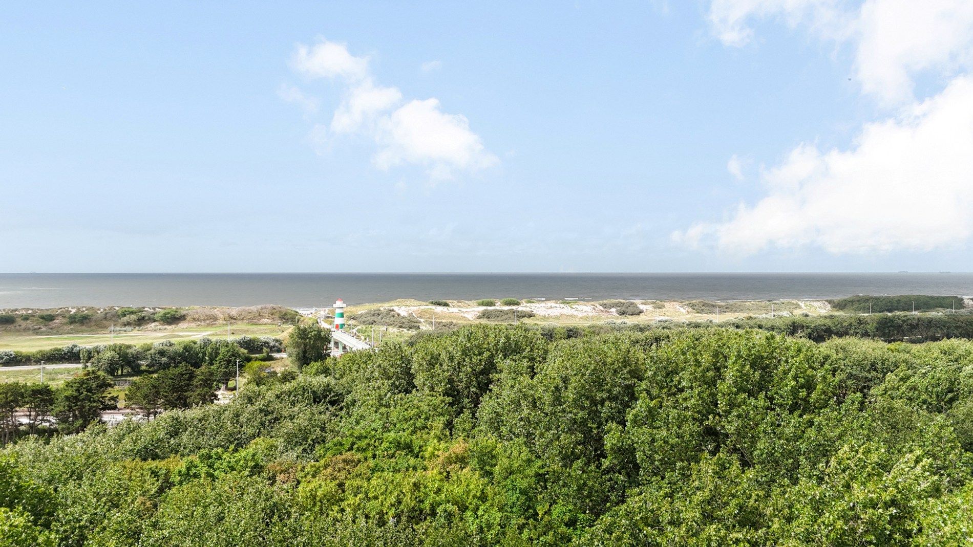 Ruim duplexappartement met 3 slaapkamers in De Haan aan zee foto 4