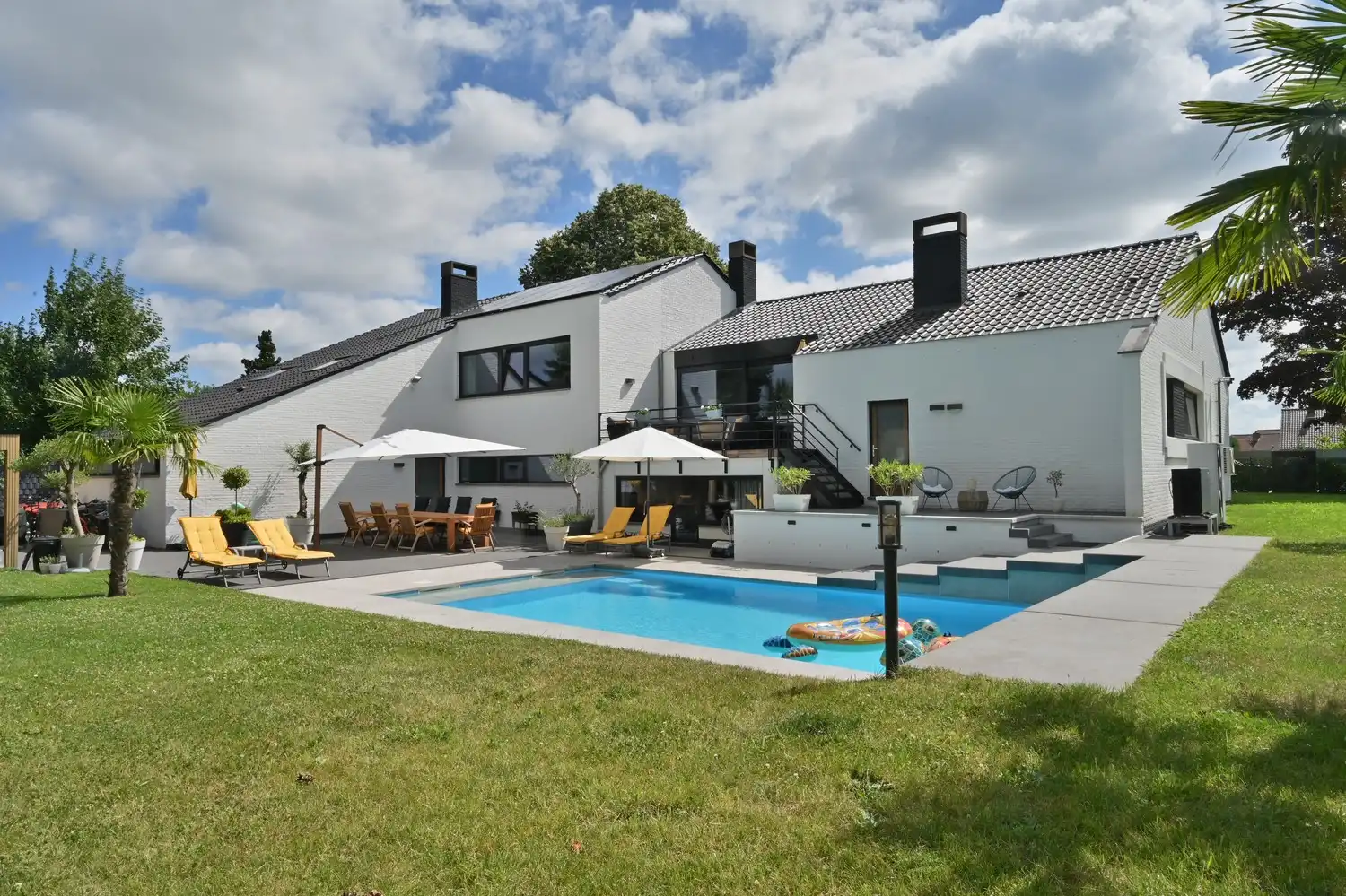 Exclusieve kantoorvilla met zwembad & poolhouse foto 5