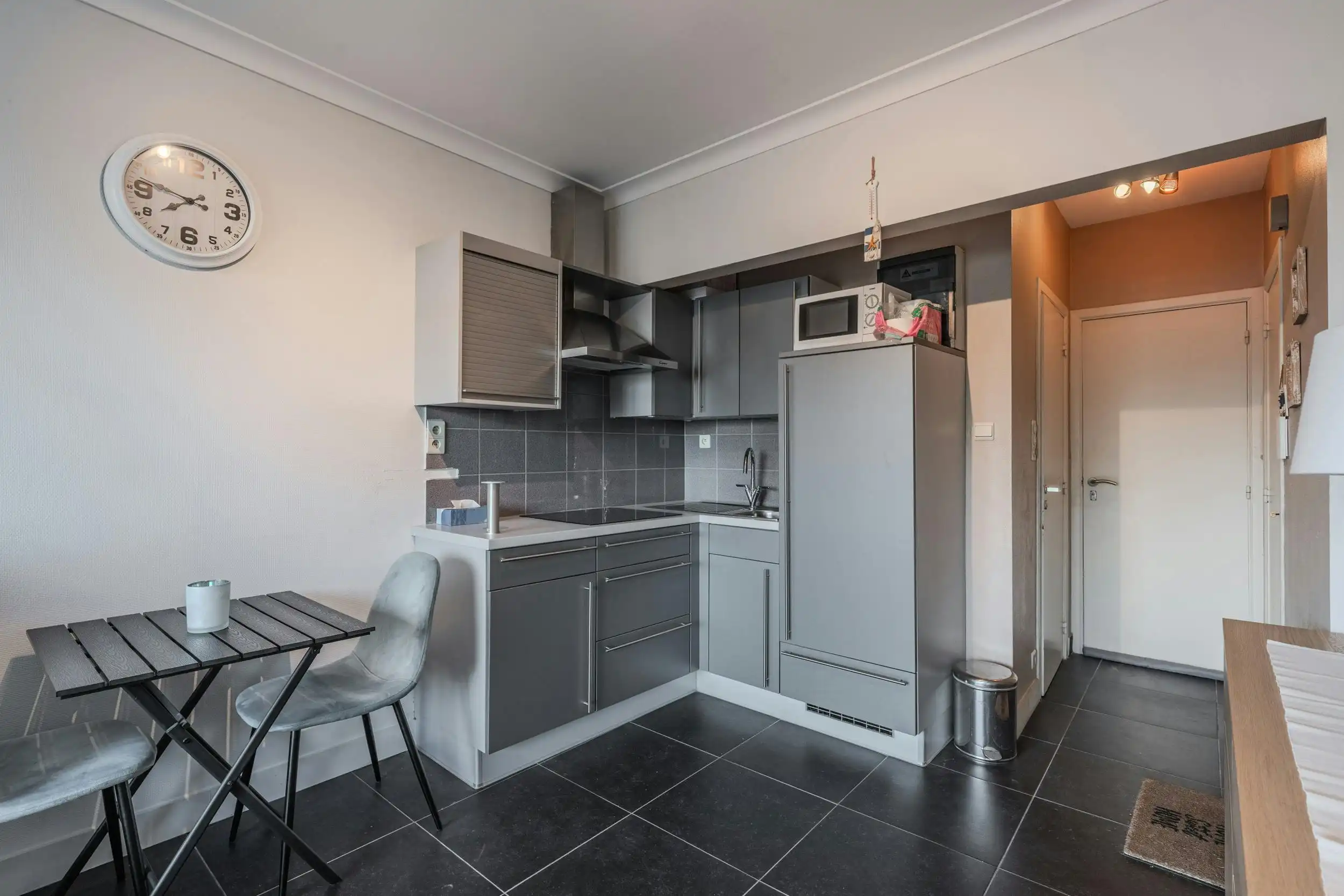 Instapklare studio met terras en zeezicht te Westende! foto 7