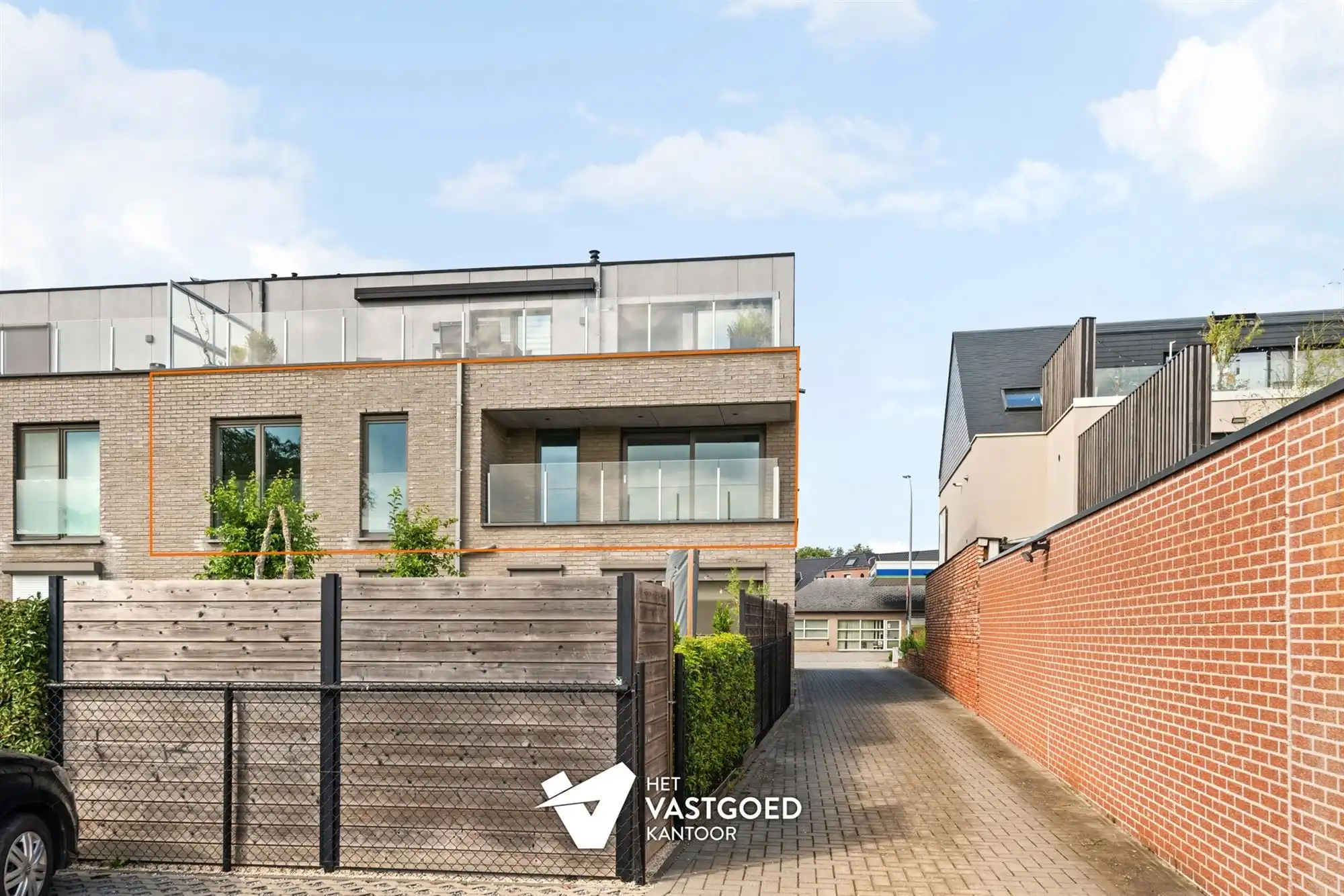 RECENT APPARTEMENT (87M²) MET 2 SLAAPKAMERS, TERRAS, GARAGE MET APARTE BERGING EN CARPORT TE HULSHOUT foto 23