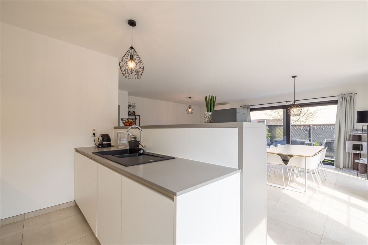 2 grote slk, 123m², hoogwaardige afwerking met tuintje en EPC A. foto 8