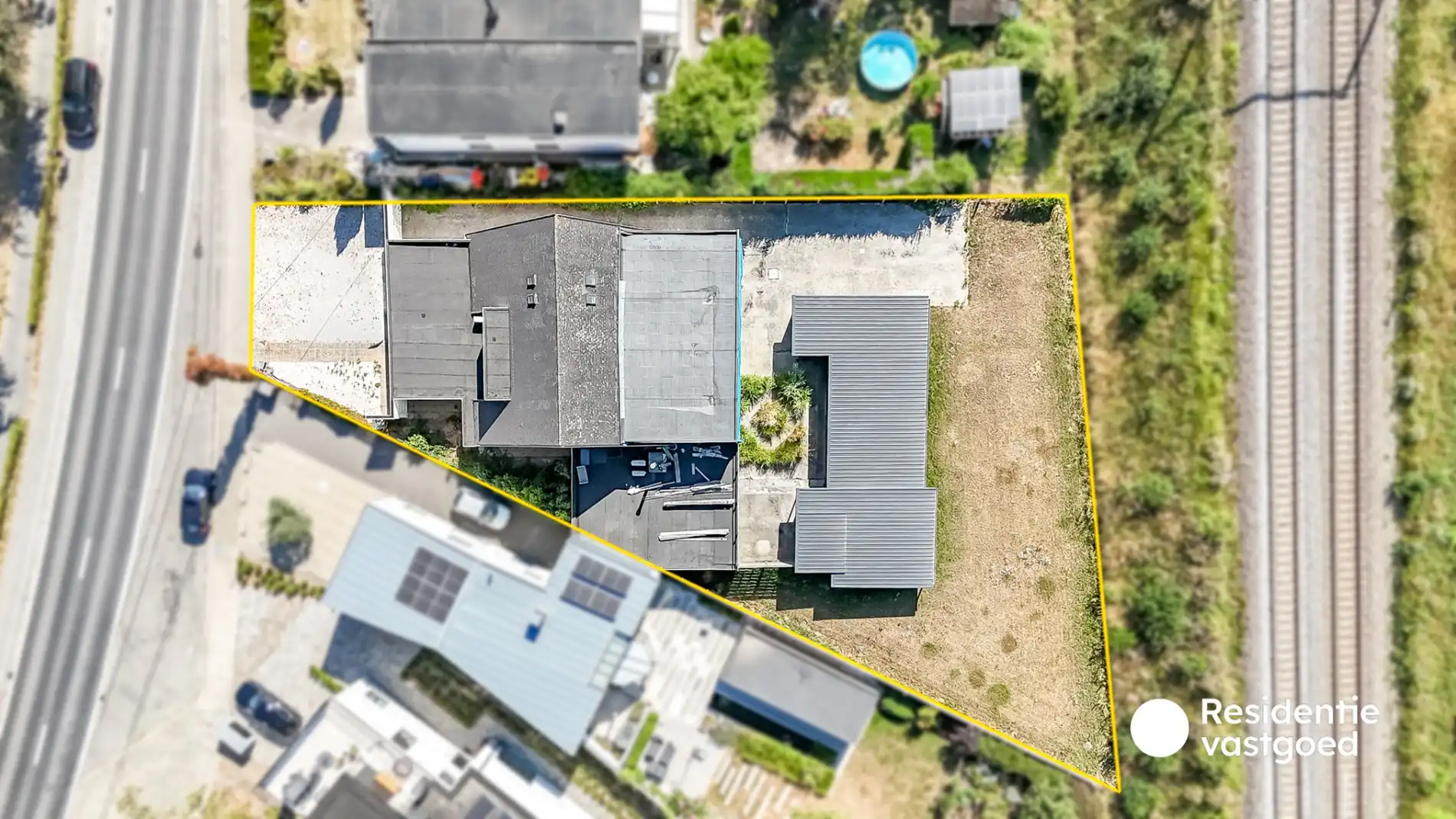 Verrassend ruime woning met unieke indeling en veel potentieel in Torhout! foto 30