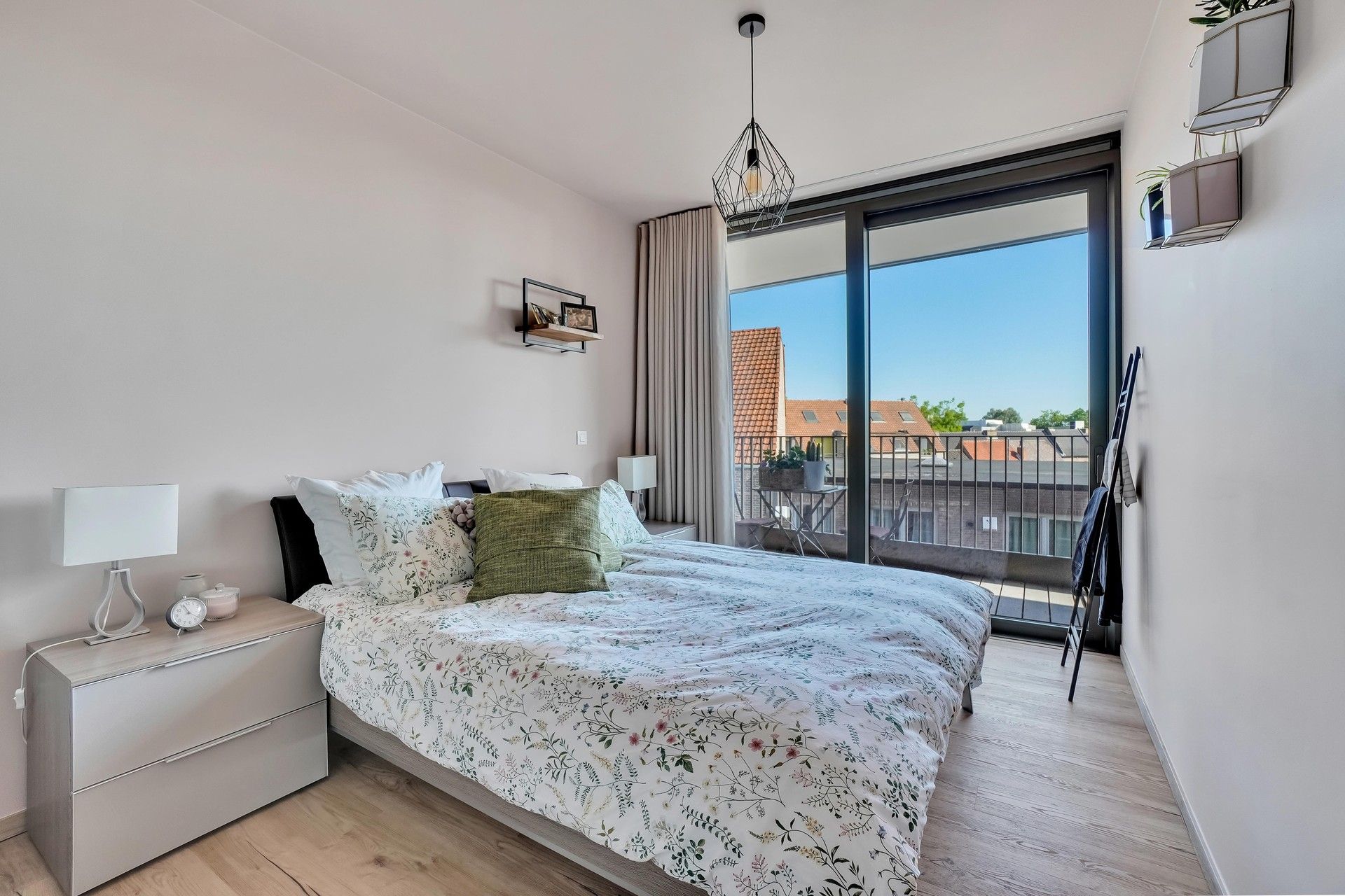 Trendy 2 slaapkamer appartement met prachtig terras en gemeenschappelijke binnentuin in hartje Hasselt. foto 7