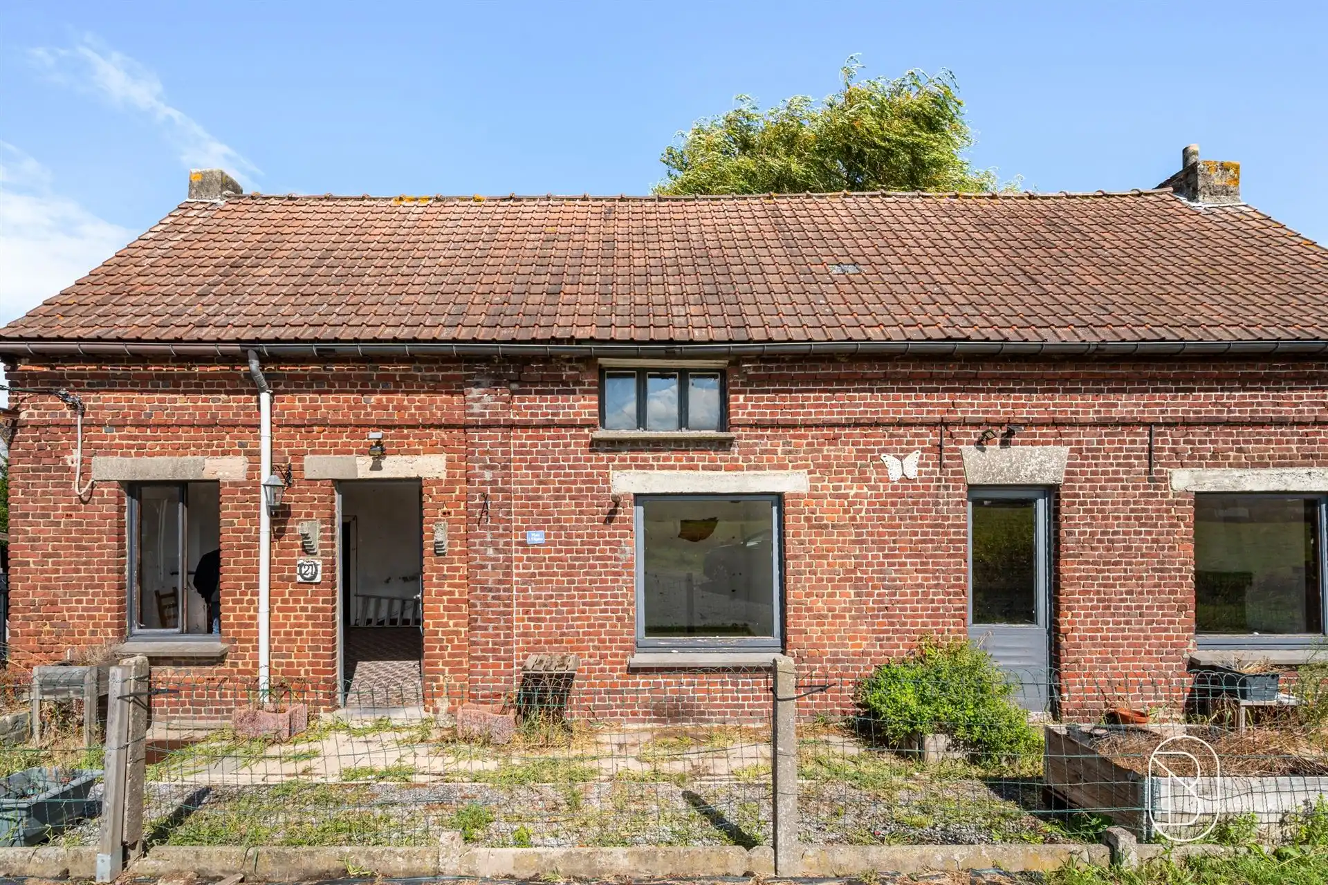Volledig te renoveren woning, veel potentieel! foto 23