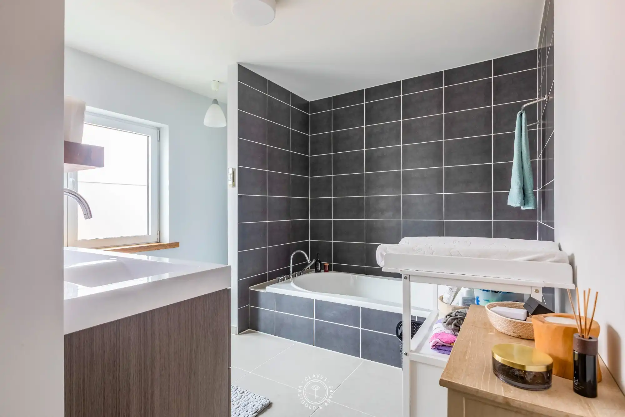 Verzorgde en gerenoveerde woning met zuidwest gerichte tuin foto 13