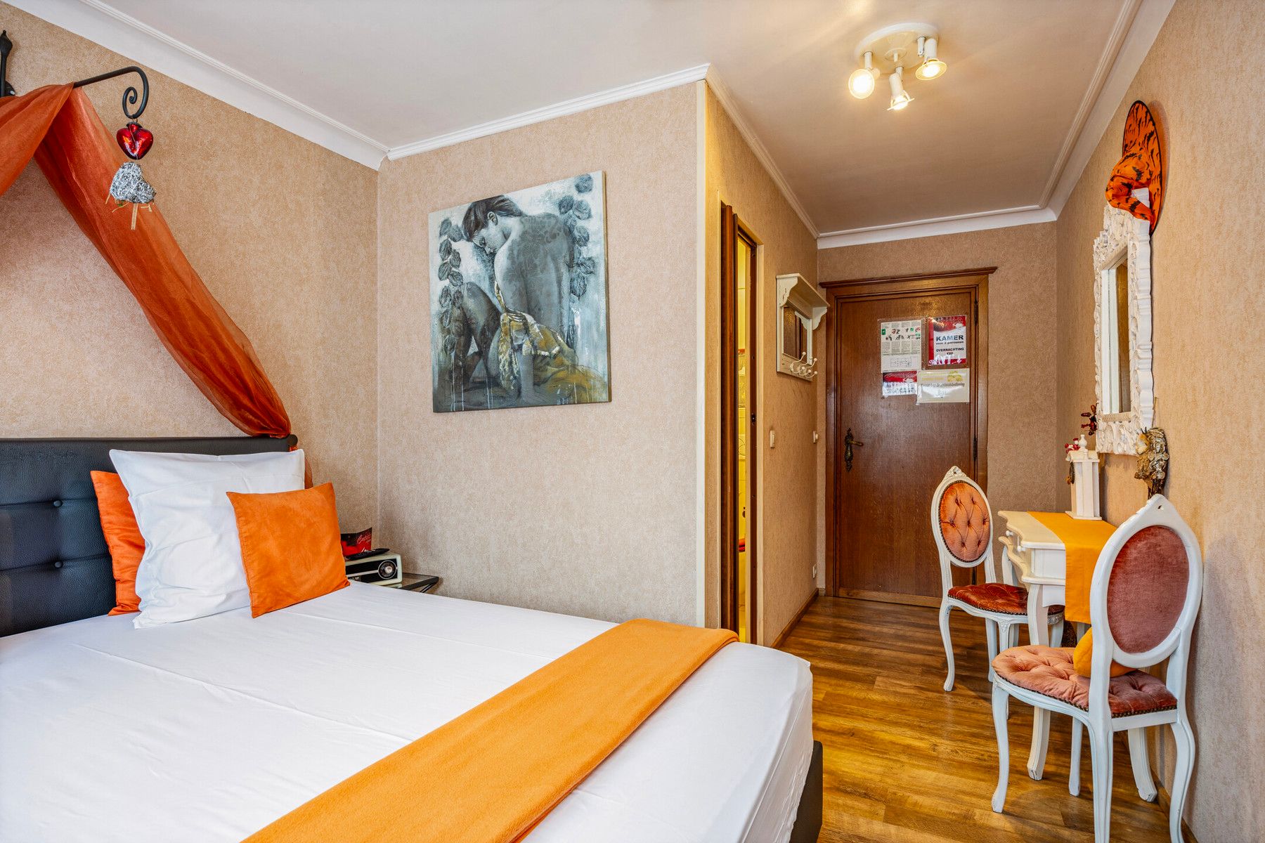 WONING MET 9 KAMERS en 9 BADKAMERS foto 26