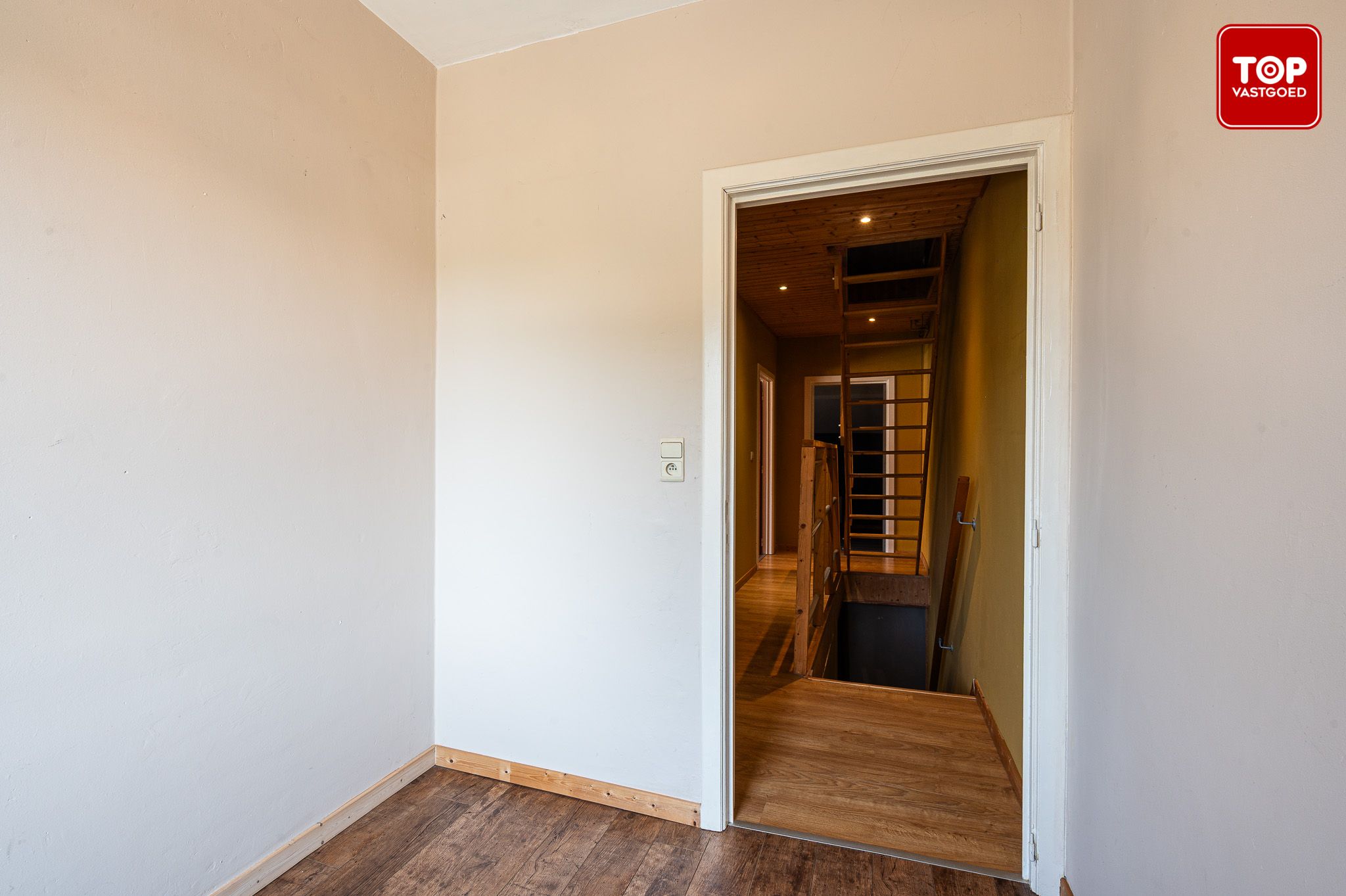 HOB met 3 slaapkamers en prachtige tuin foto 19