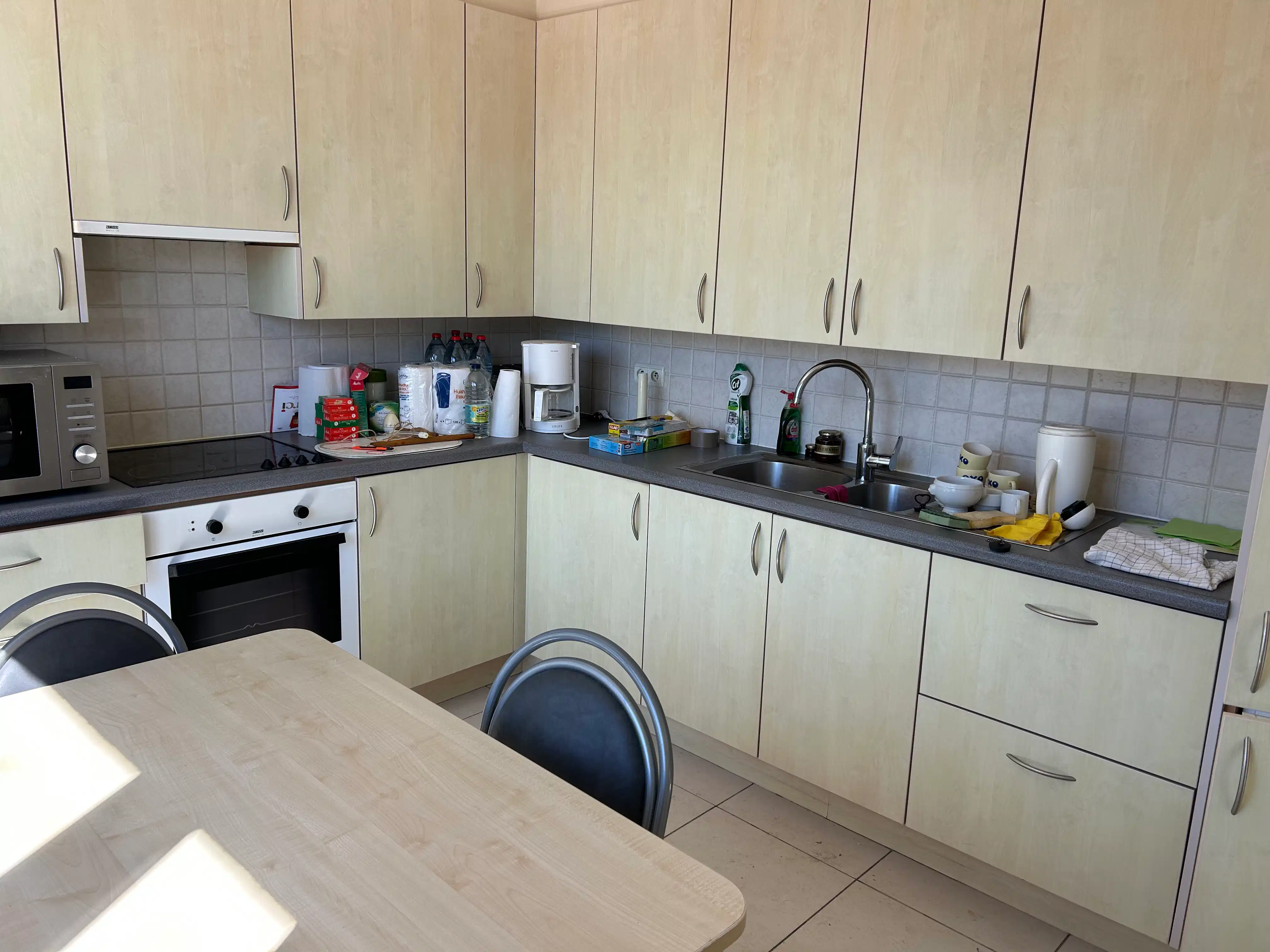 Verzorgd en centraal gelegen appartement met ruime zuid-terras en grote gemeenschappelijke tuin. foto 8