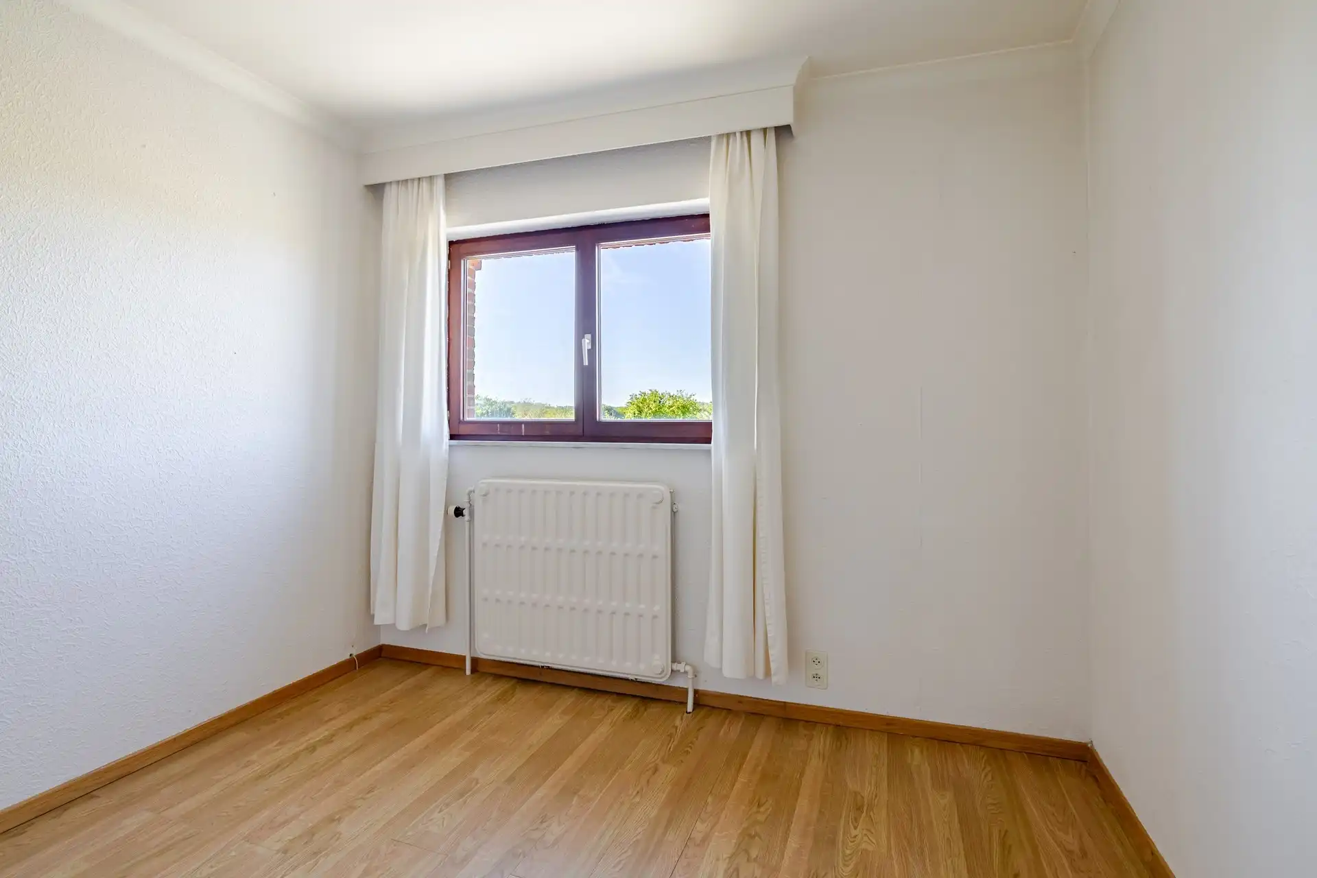 Zeer ruime woning met twee wooneenheden en prachtig landelijk uitzicht foto 8