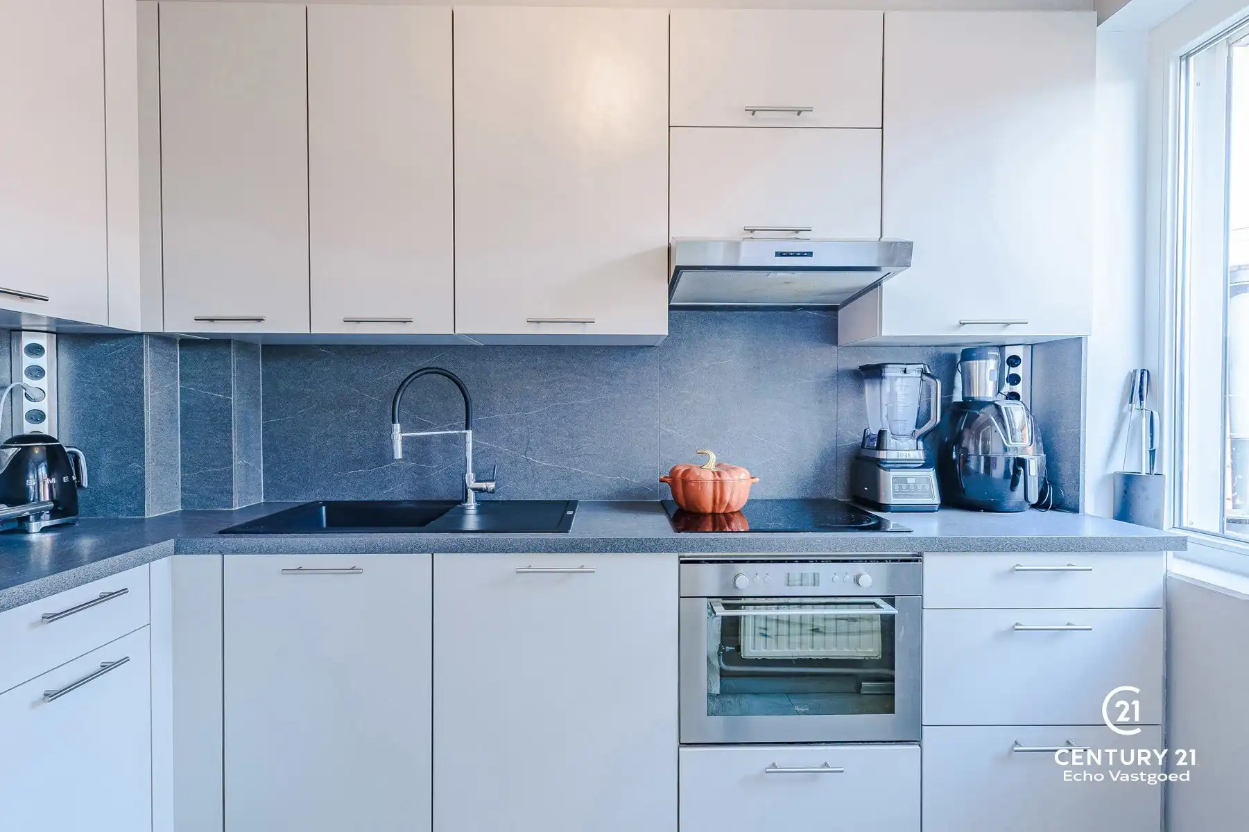 Instapklaar, energiezuinig wonen mét handelsruimte en garage foto 19