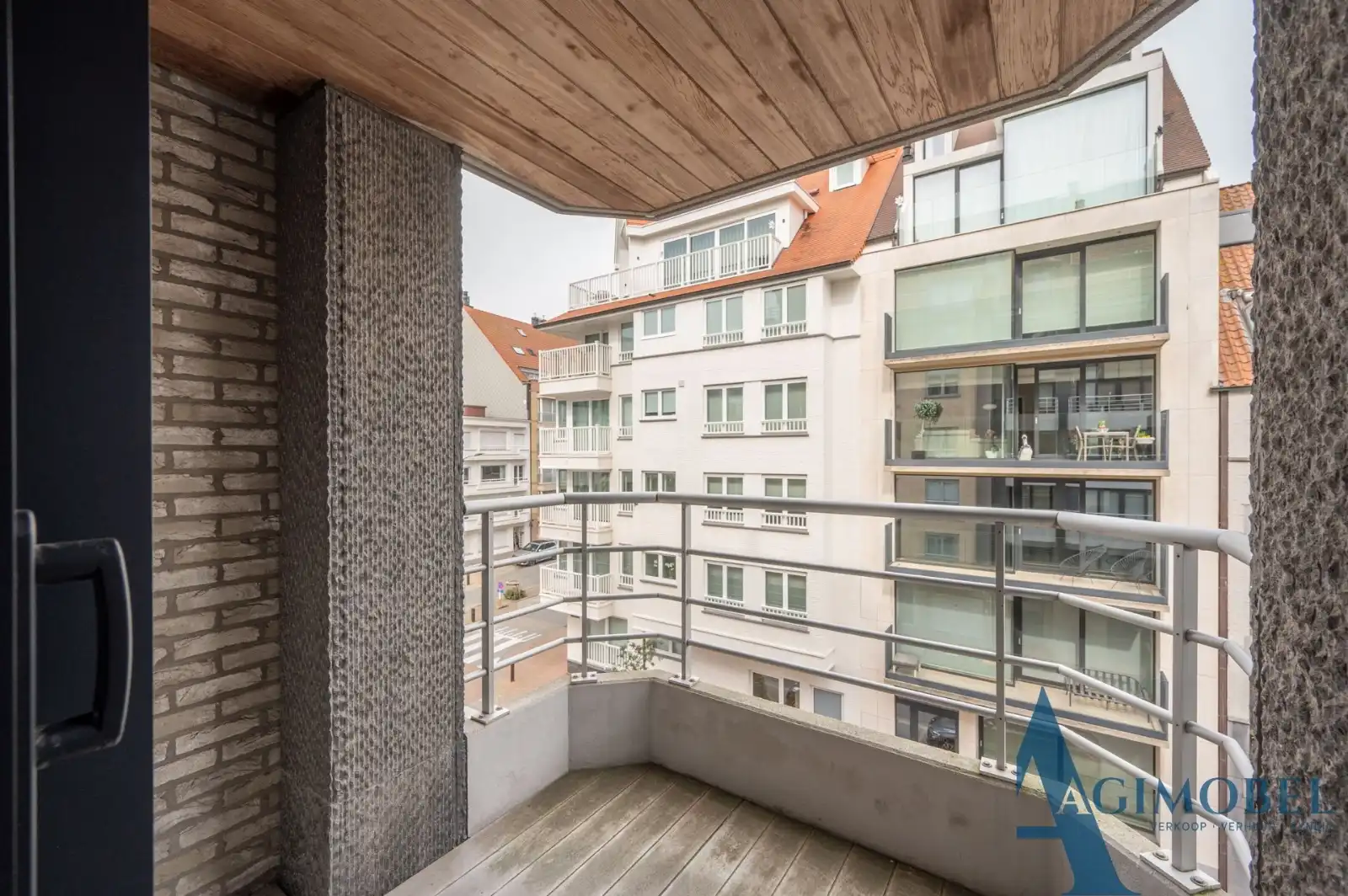 Eigentijds en perfect afgewerkt 2-slaapkamerappartement op toplocatie in Knokke. foto 6