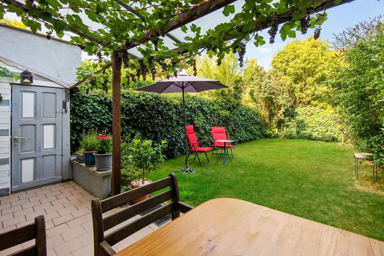 Ruime bel-etagewoning met vier slaapkamers op uitstekende locatie te Mortsel foto 3