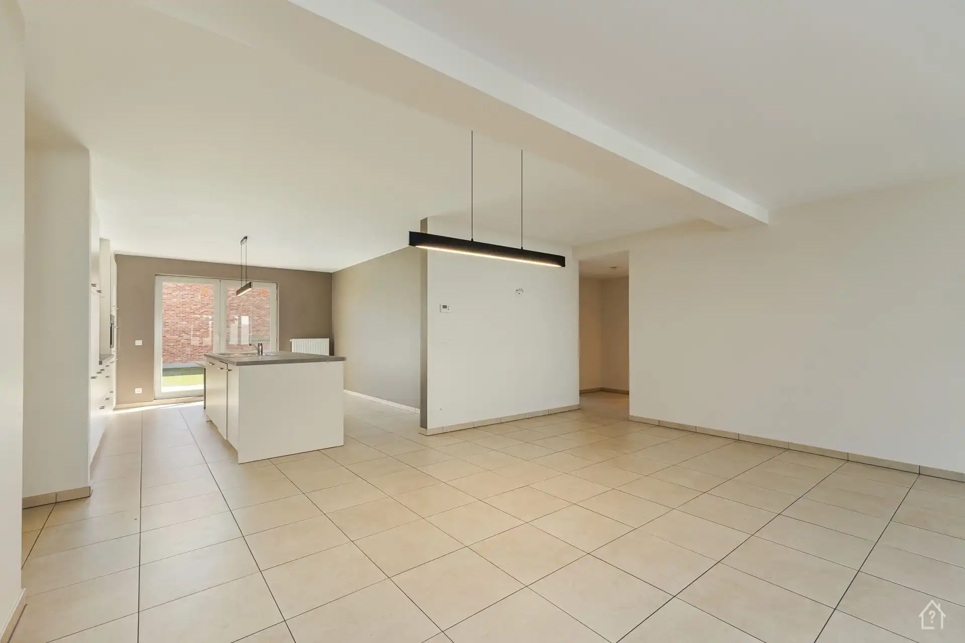2 slaapkamer appartement met privatieve tuin en 2 parkings foto 5