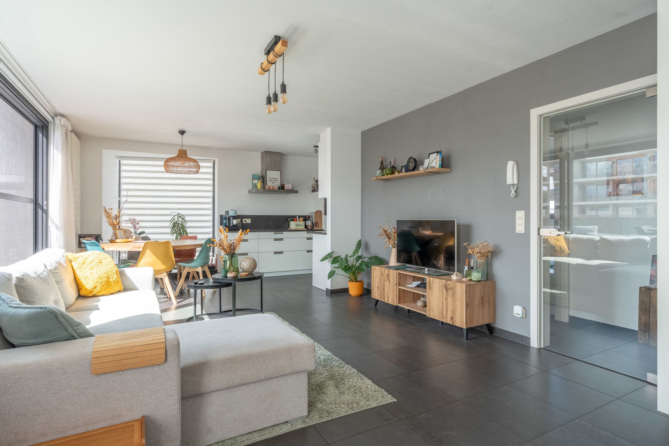 Duplex met 3 slpk's, terras en 2 garageboxen te Oud-Turnhout foto 2