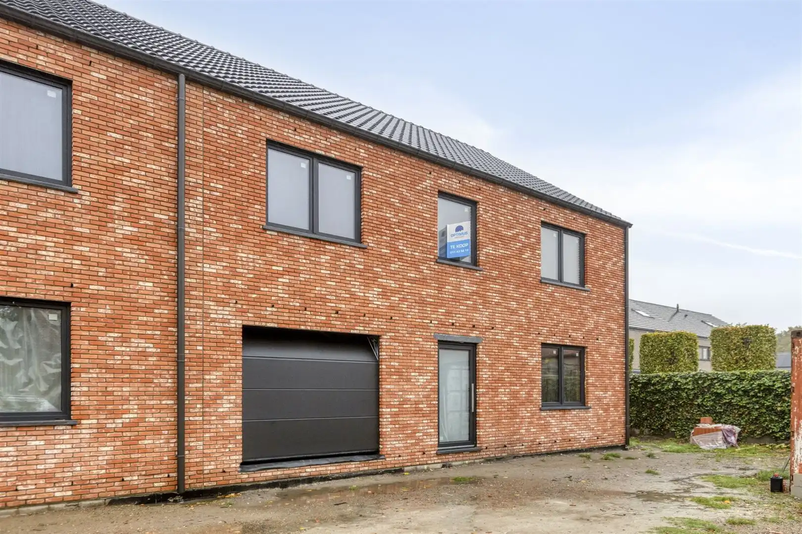 TE KOOP: Halfopen CASCO-nieuwbouwwoning met 4 slaapkamers! foto {{pictureIndex}}