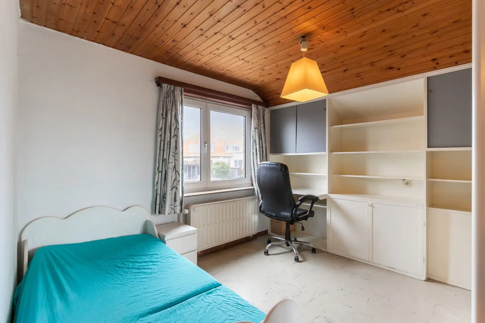 Solide woning met 3 slpks, tuin en garage te Buizingen foto 19