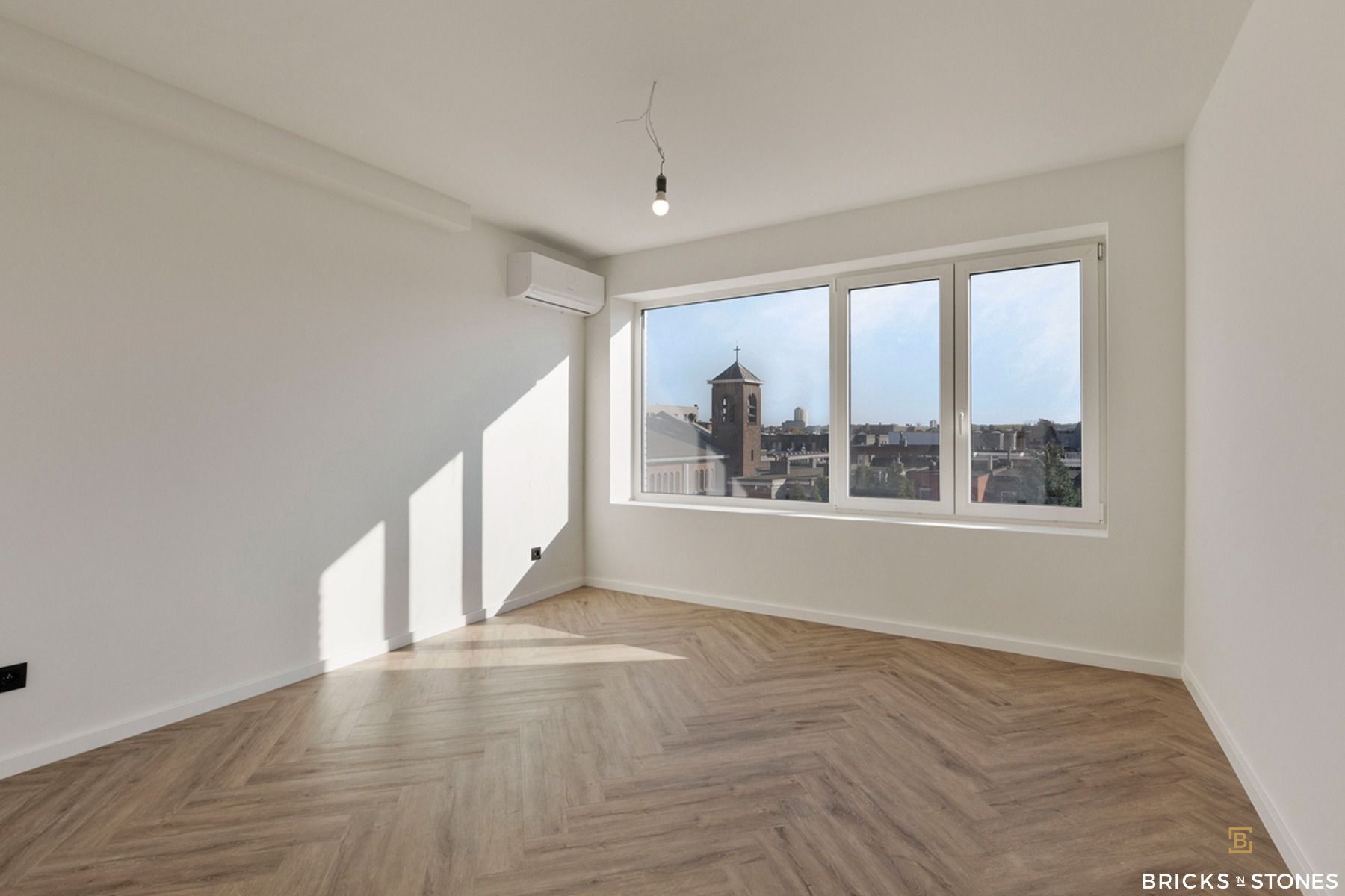 Gerenoveerd energiezuinig app met 3 slaapkamers en terras. foto 12