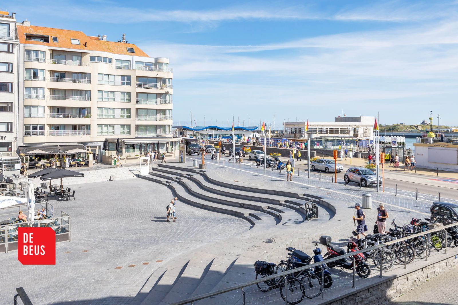 Zéér sfeervol en lichtrijk appartement met 1 slpk op geliefde Vissersplein foto 2