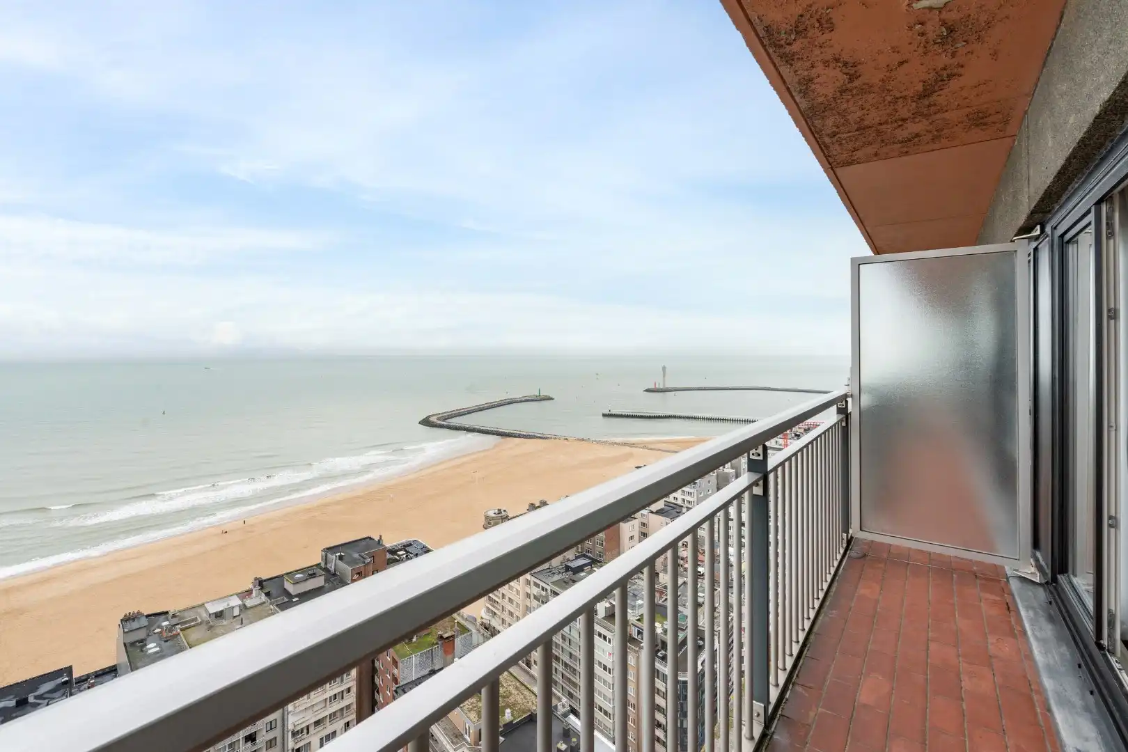 APP. 4 SLAAPKAMERS IN CENTRUM MET PANORAMISCH ZICHT OP ZEE EN STAD foto 7