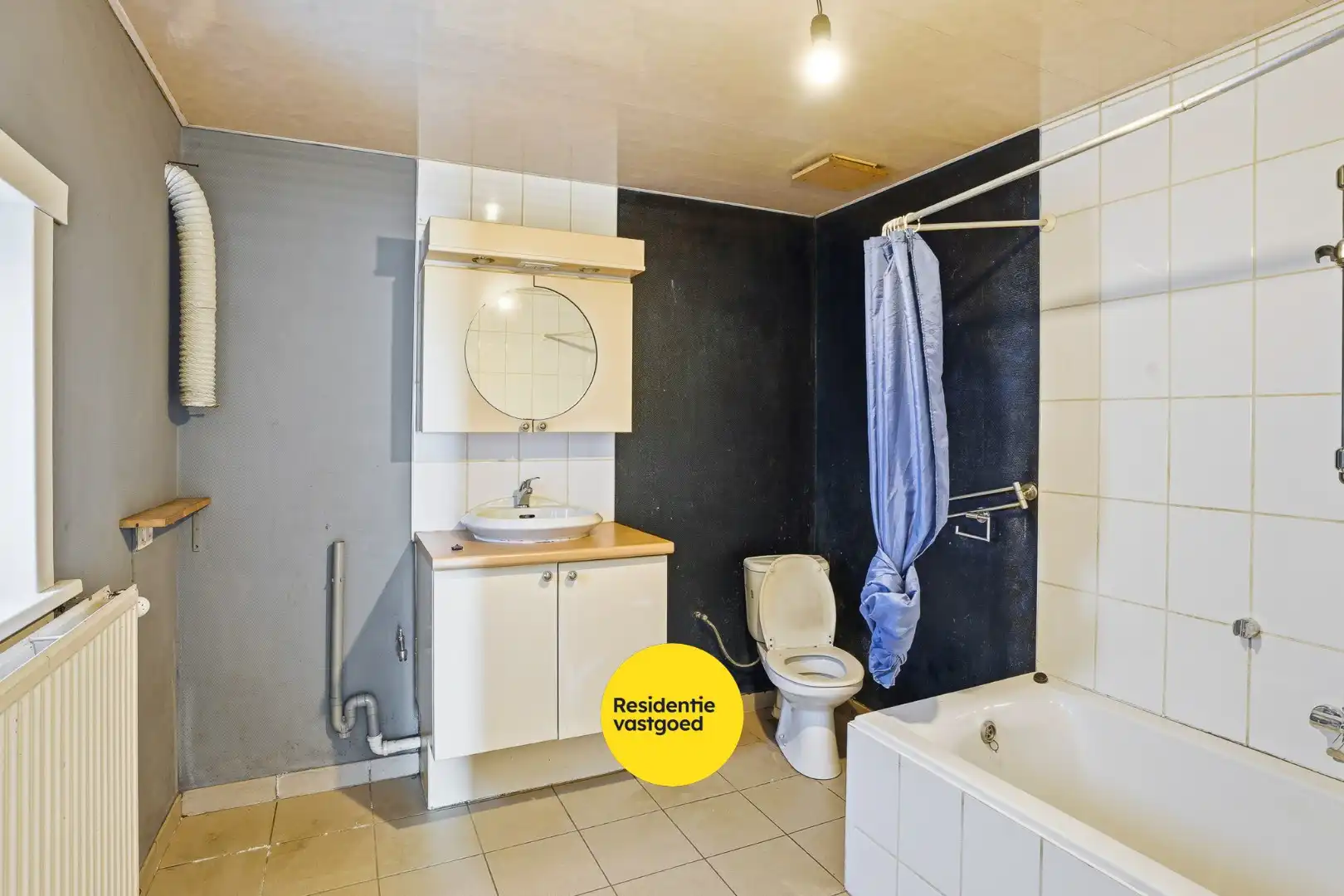 Te renoveren hoekwoning met 3 slaapkamers, tuin en centrale ligging in Ichtegem foto 17