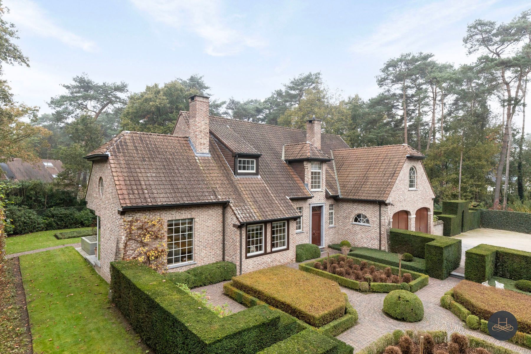 Karaktervolle villa met prachtige parktuin foto 3