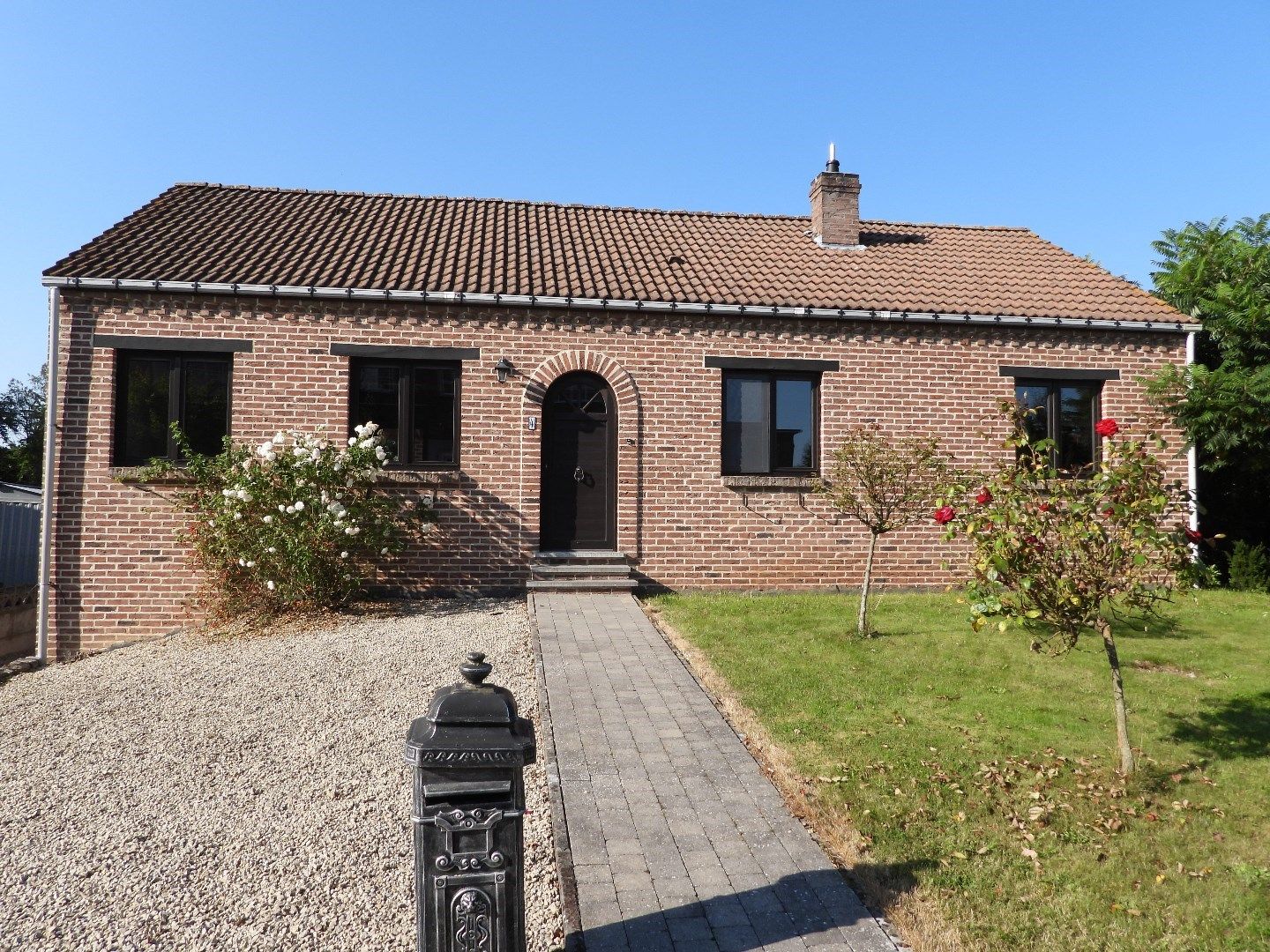 Woning te huur nabij het centrum van Zoutleeuw foto {{pictureIndex}}