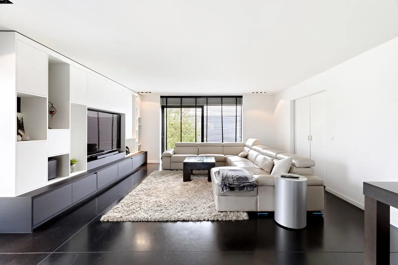 Polyvalent bedrijfsgebouw met woonst op strategische locatie te koop foto 14