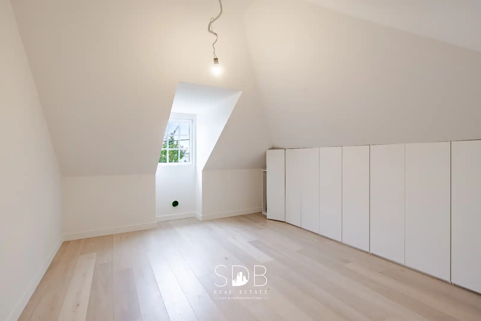 Landelijke villa met gezinstuin op 852m² foto 16