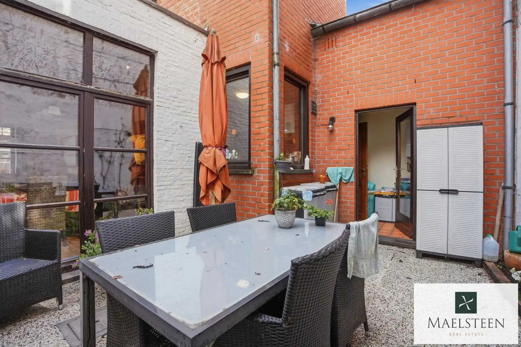 Op te frissen woning in het hart van Brugge centrum foto 11