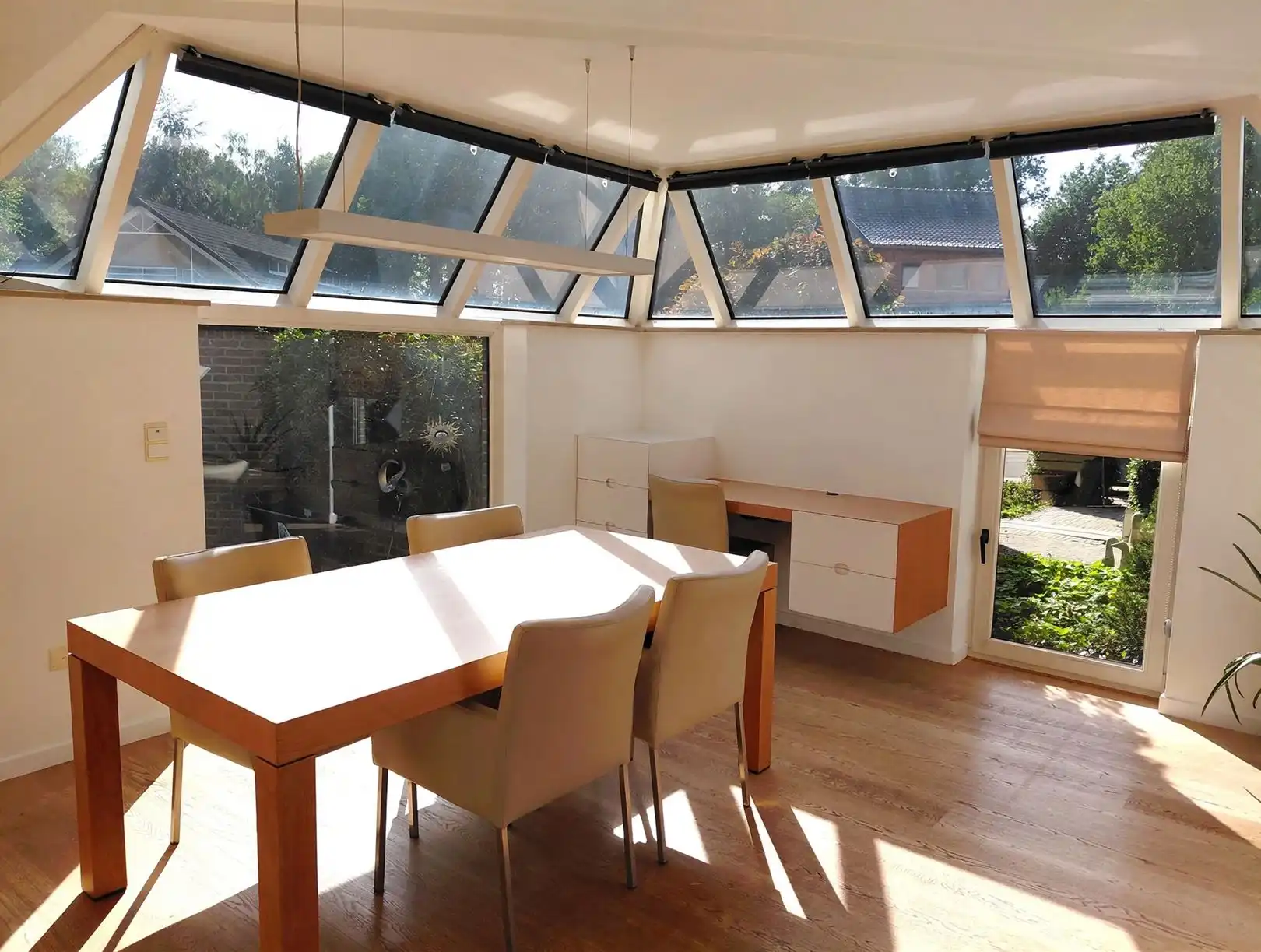 TE HUUR: Unieke woning met 3 slaapkamers en prachtige tuin te Houthalen! foto 5