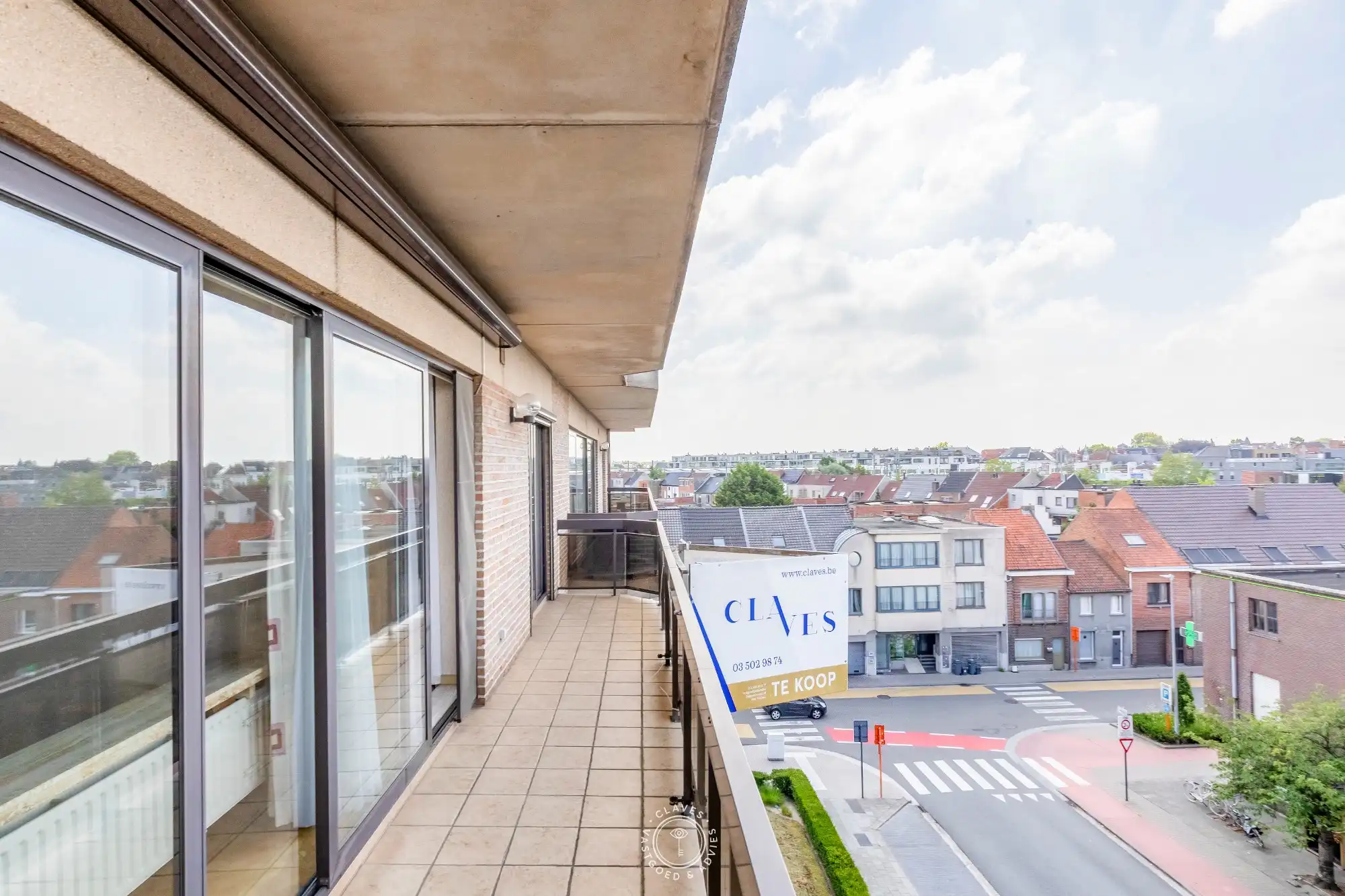 Bijzonder ruim appartement met zuidgericht terras foto 9