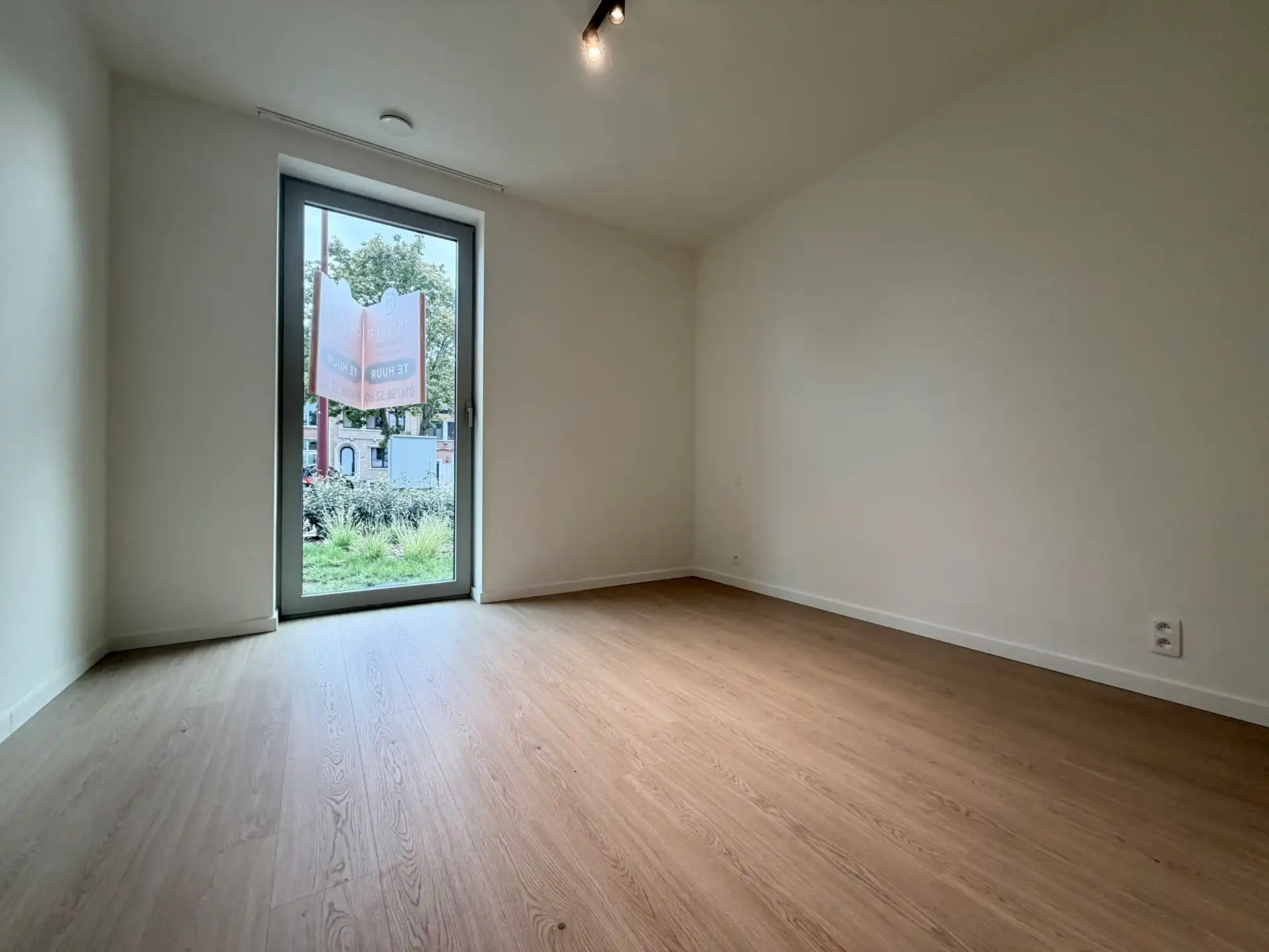 Gelijkvloers BEN-appartement met 3 slaapkamers en parking foto 21