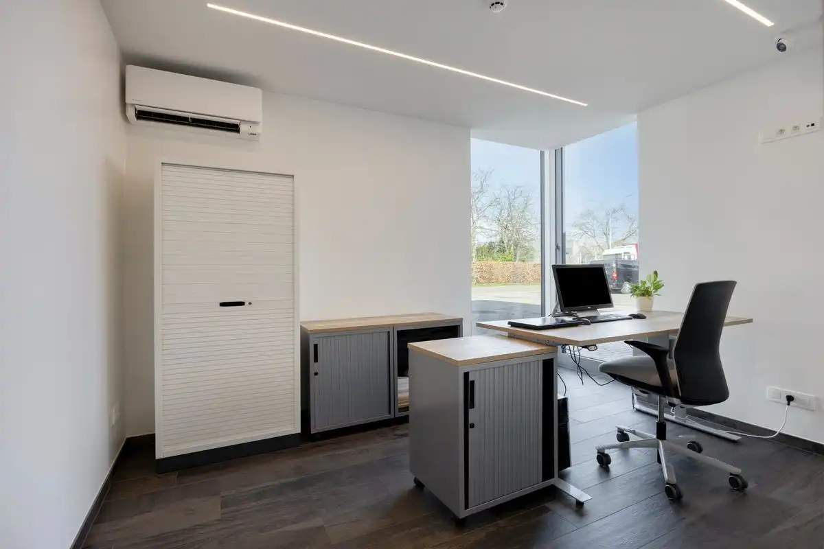 Grondig gerenoveerd KMO gebouw met magazijn en kantoorruimtes in Heverlee op een perceel van 11a19ca! – EPC -22,65 kWh/m² foto 7