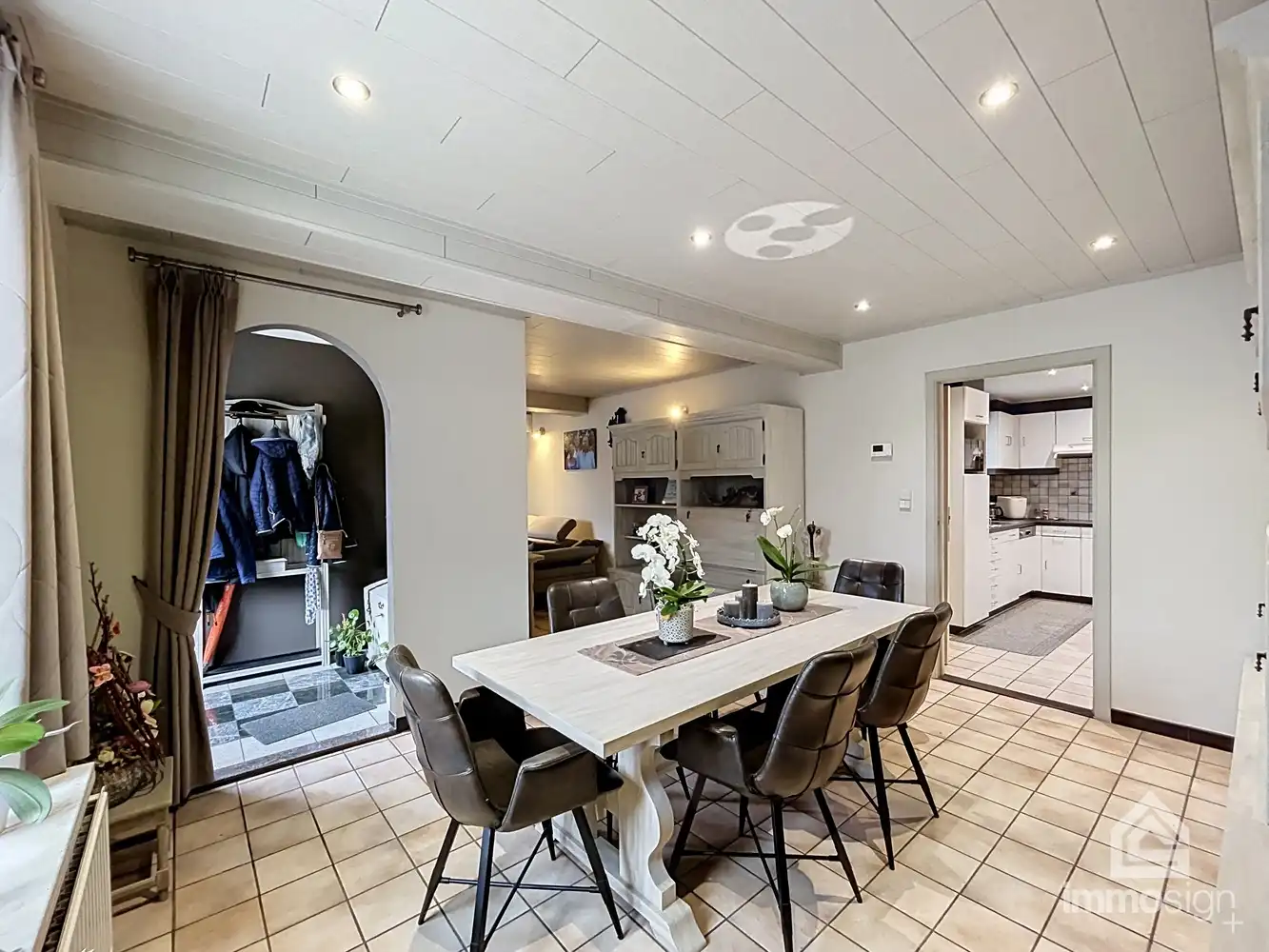 Ruime woning op bijna 2.000 m² grond met dubbele garage en werkhuis foto 13