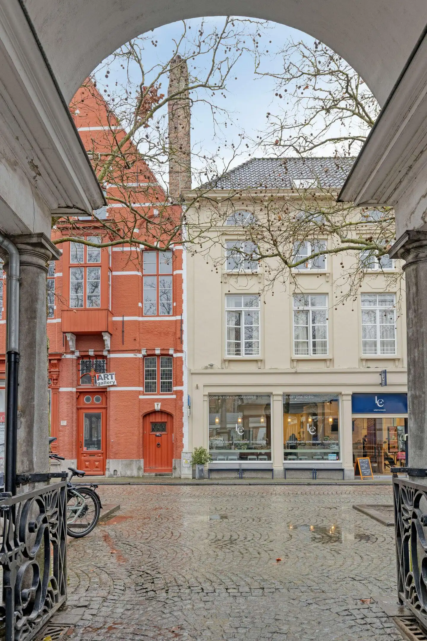 Karaktervol appartement te koop met mezzanine in Brugge foto 11