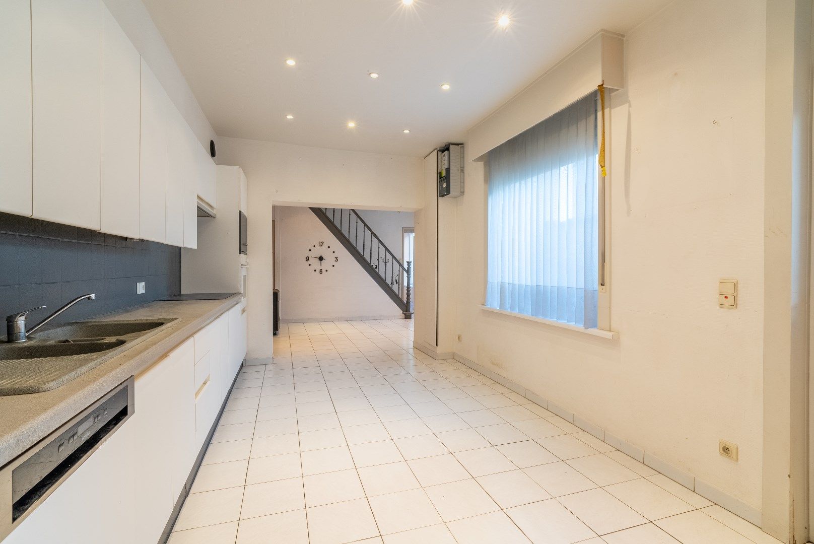 Ruime hoekwoning met tuin en garage foto 5